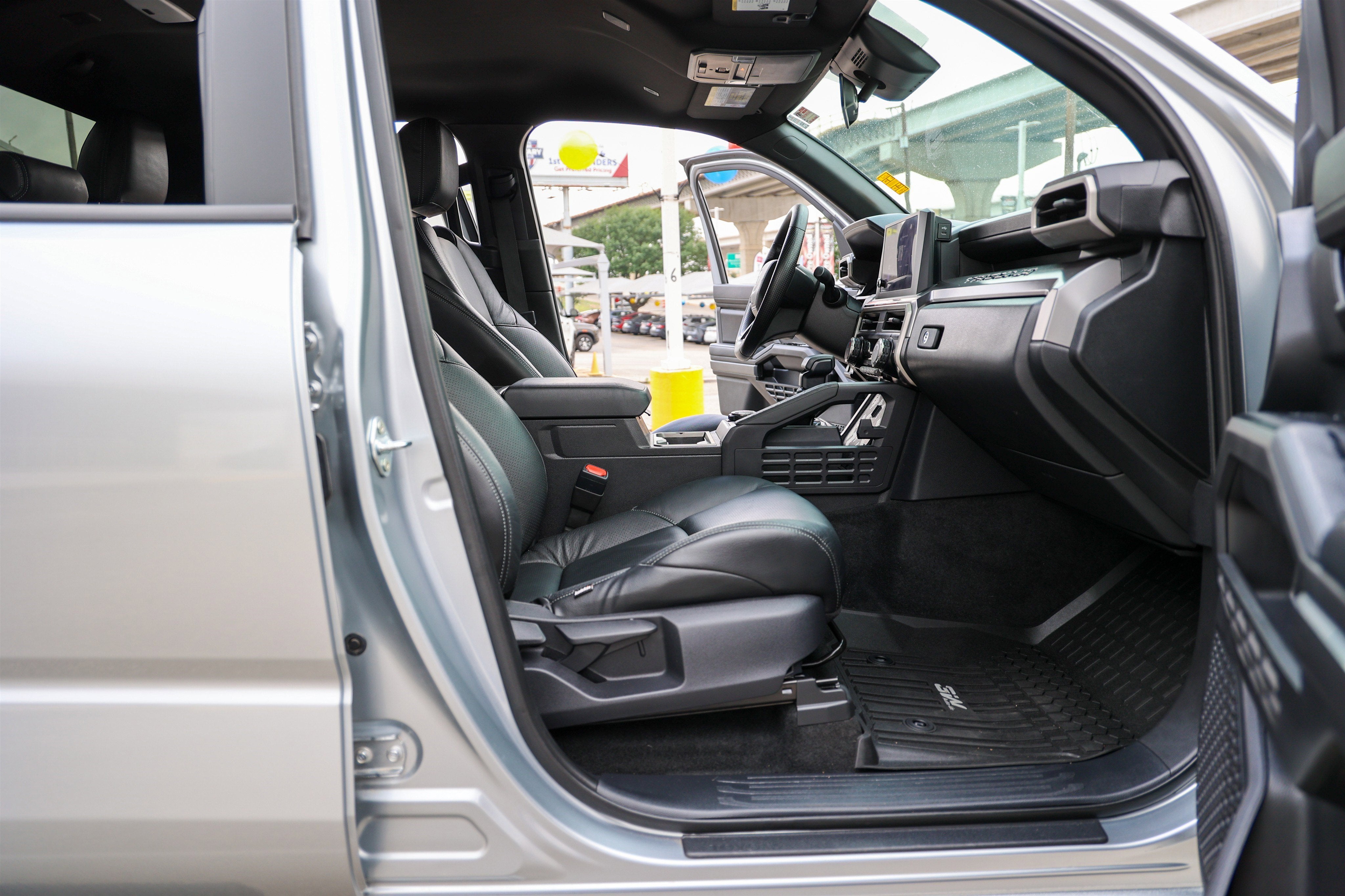 2025 Toyota TACOMA SR5 SR5