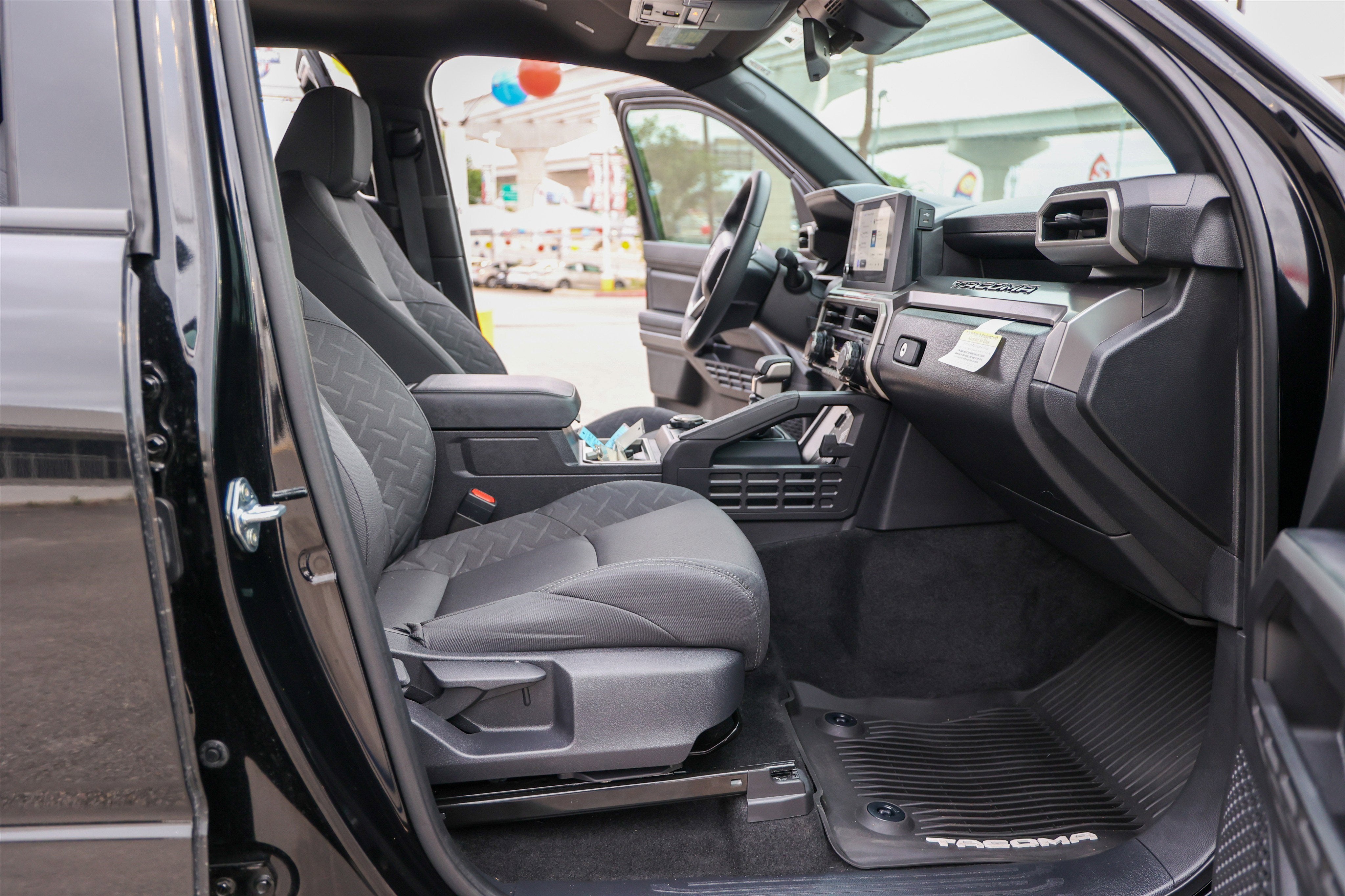 2025 Toyota TACOMA SR5 SR5