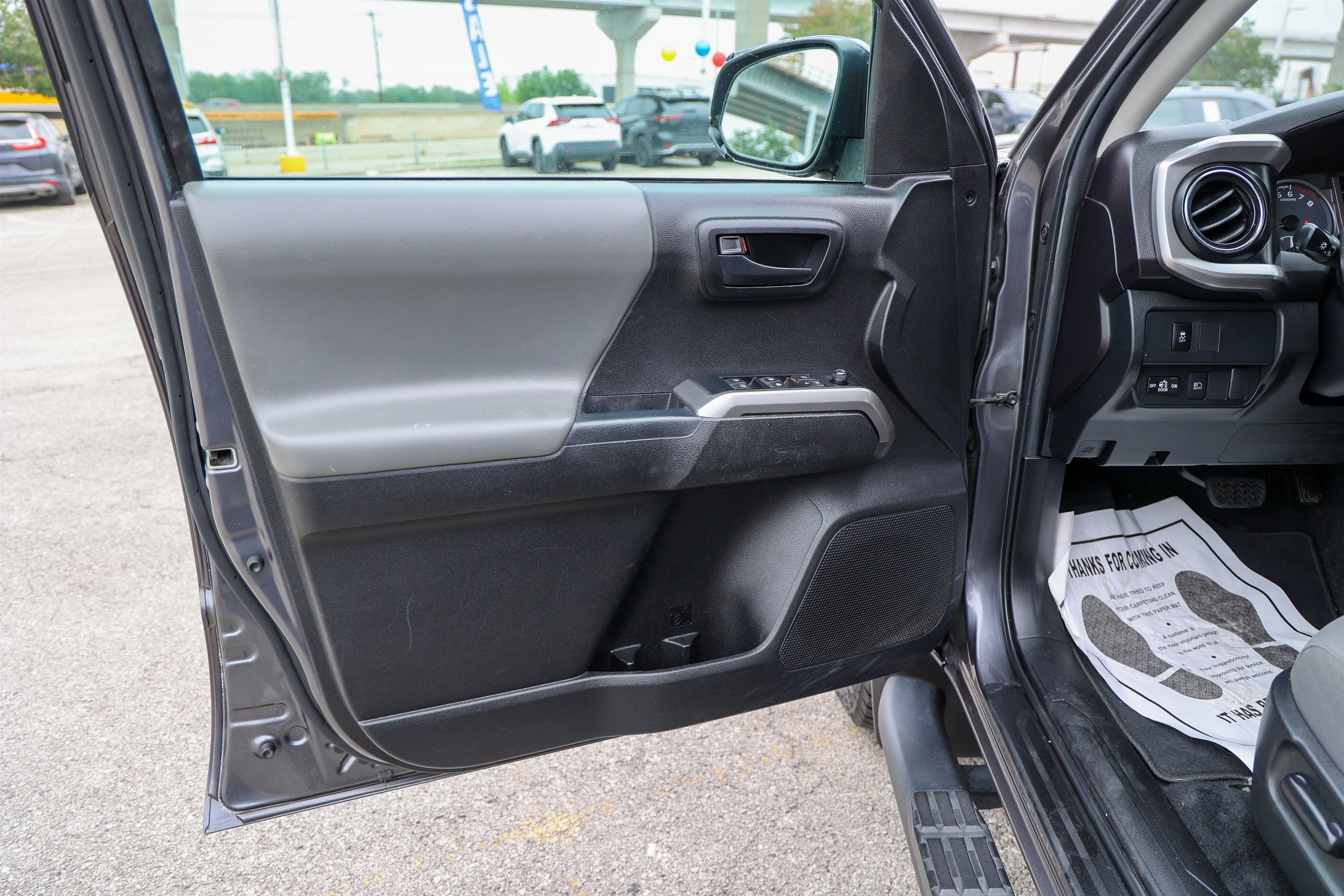 2023 Toyota TACOMA SR5 SR5