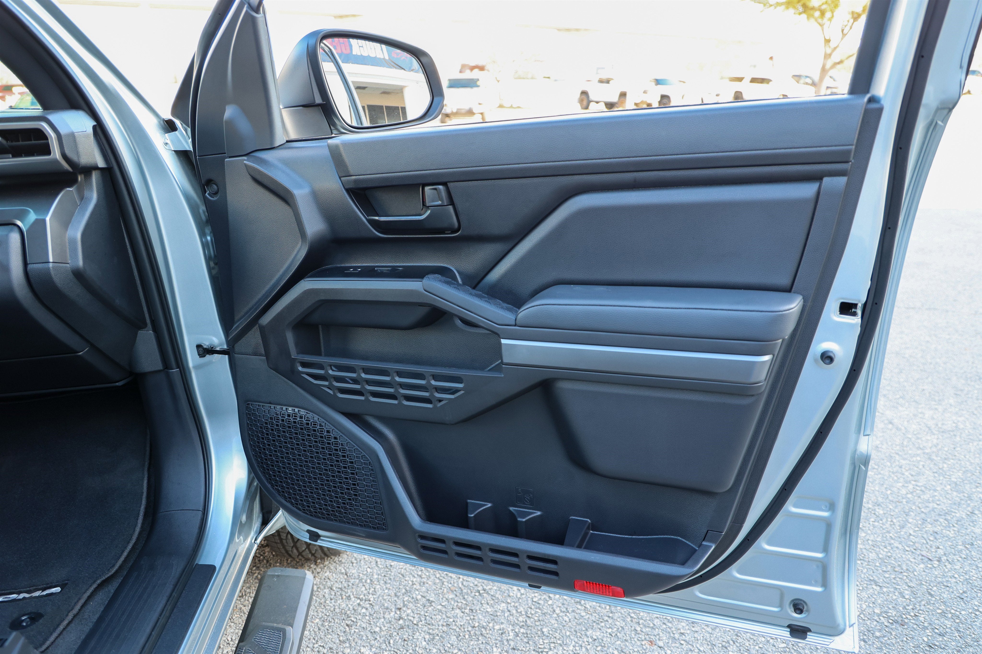 2025 Toyota TACOMA SR5 SR5