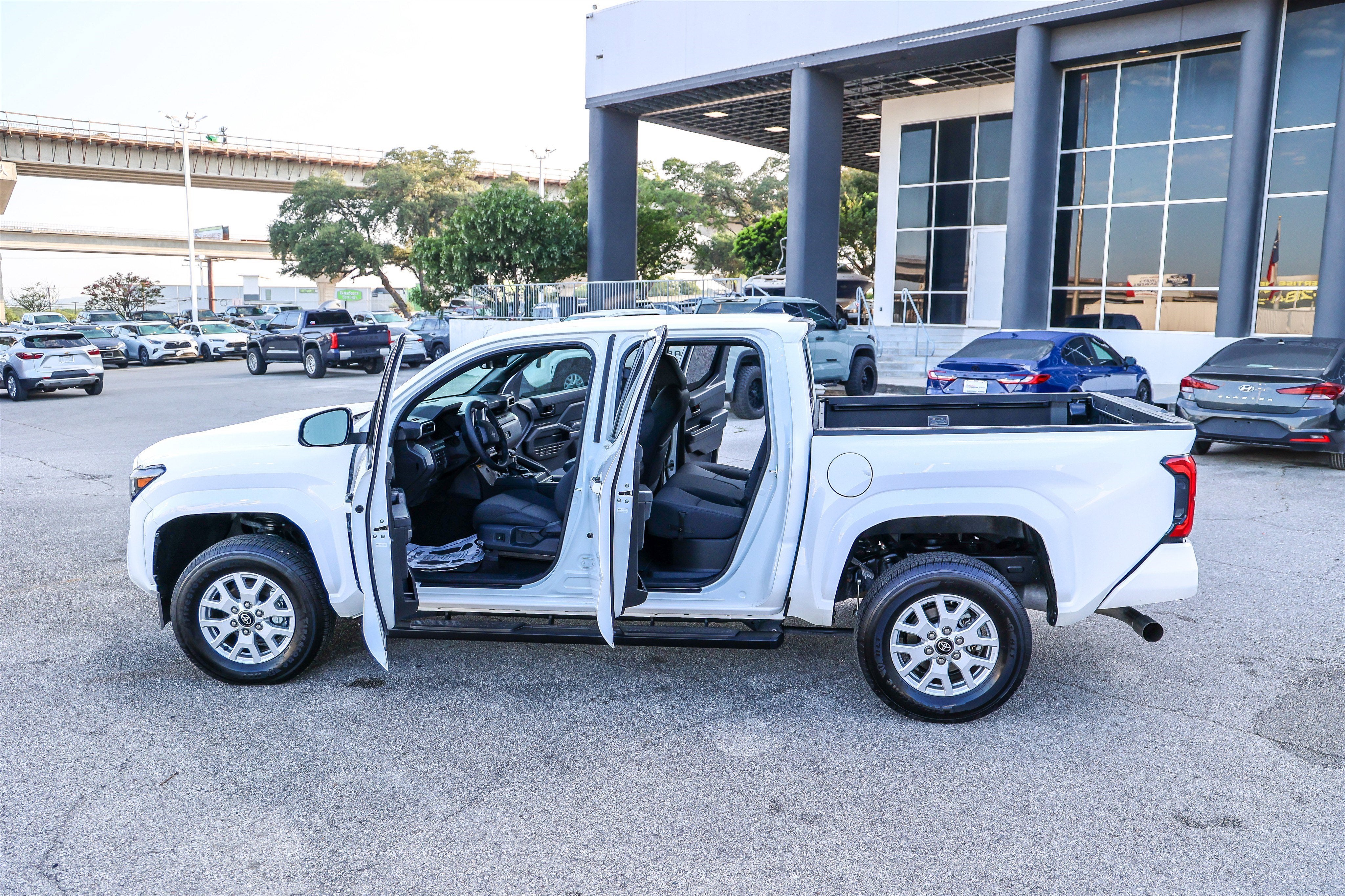 2025 Toyota TACOMA SR5 SR5