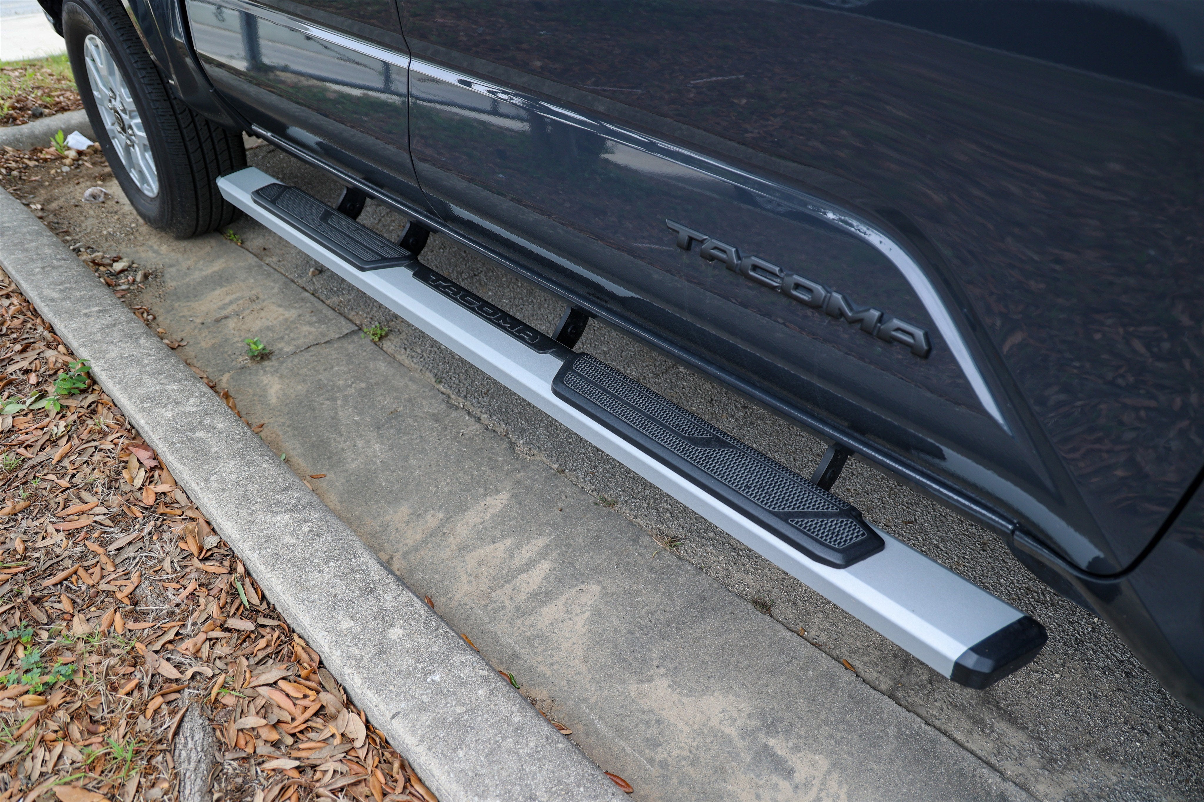 2025 Toyota TACOMA SR5 SR5