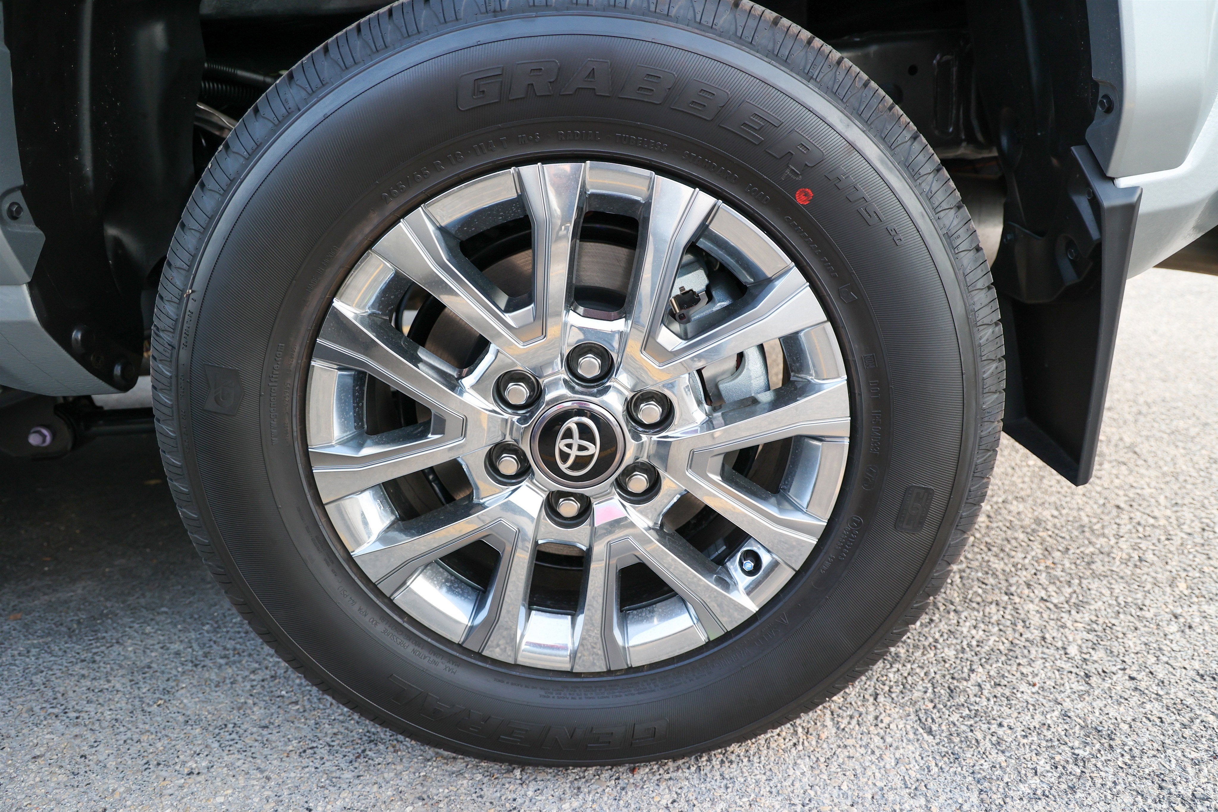 2026 Toyota TACOMA LTD HV Limited Hybrid