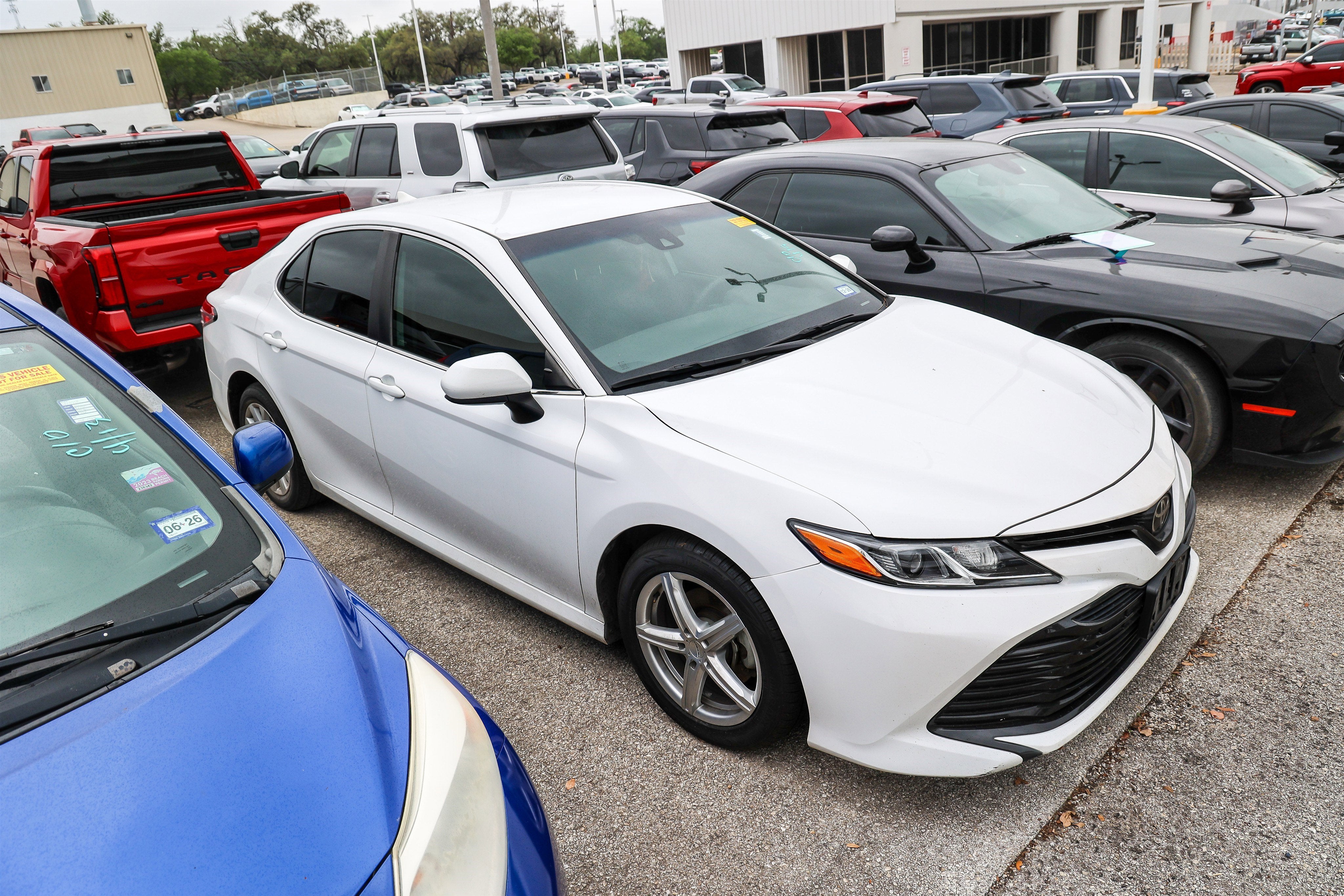 2020 Toyota CAMRY LE