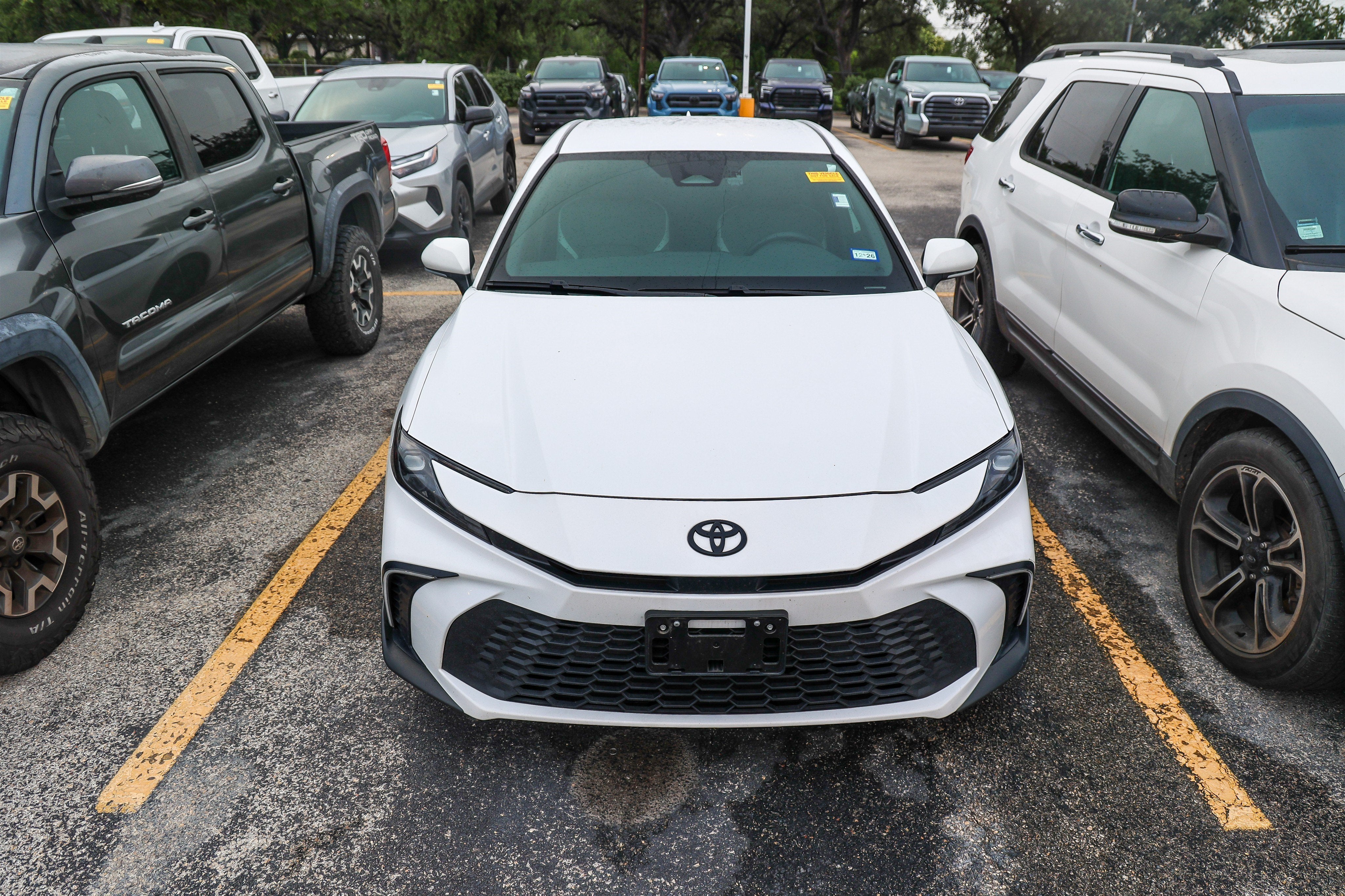 2025 Toyota Camry SE