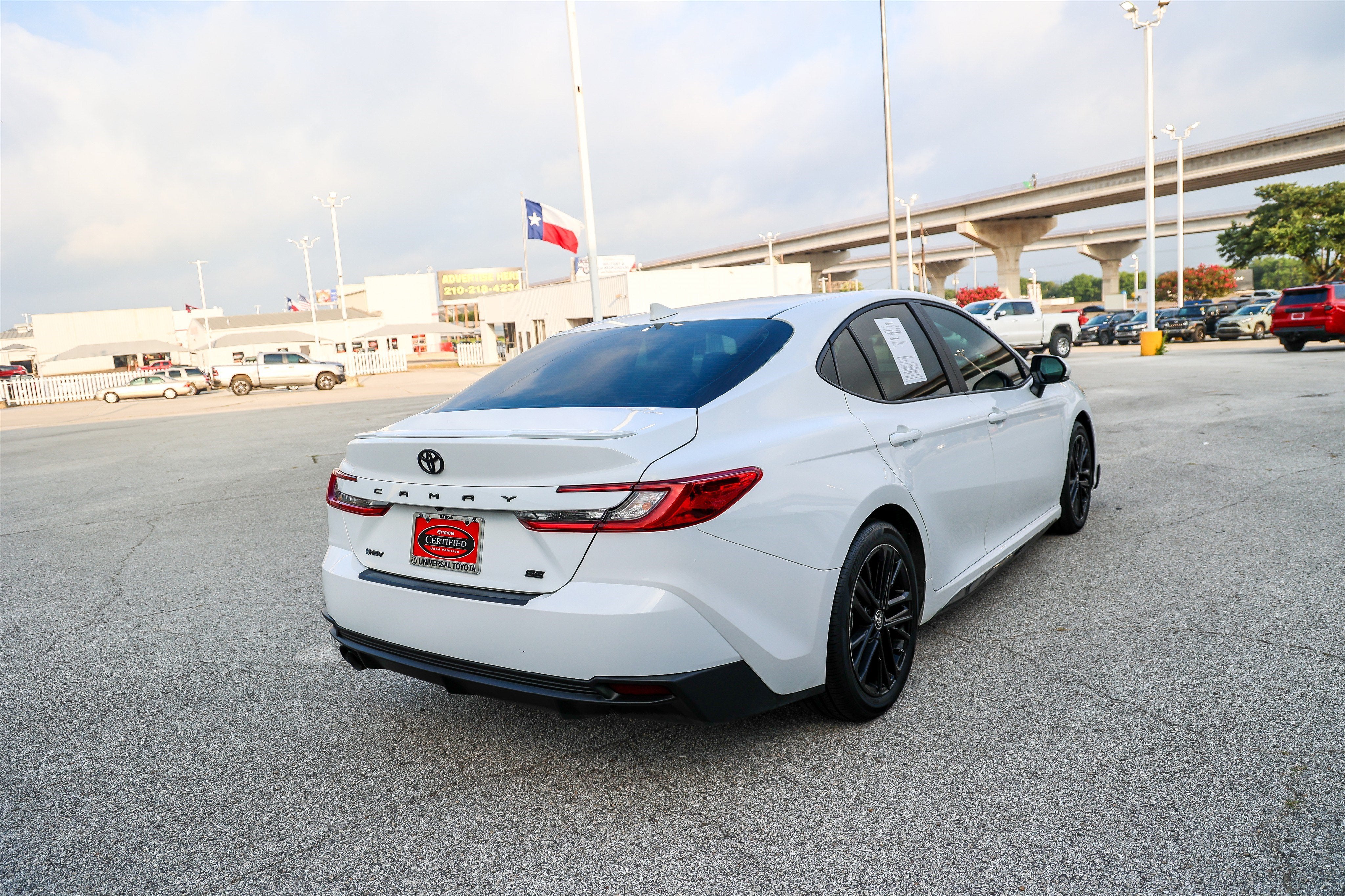 2025 Toyota Camry SE