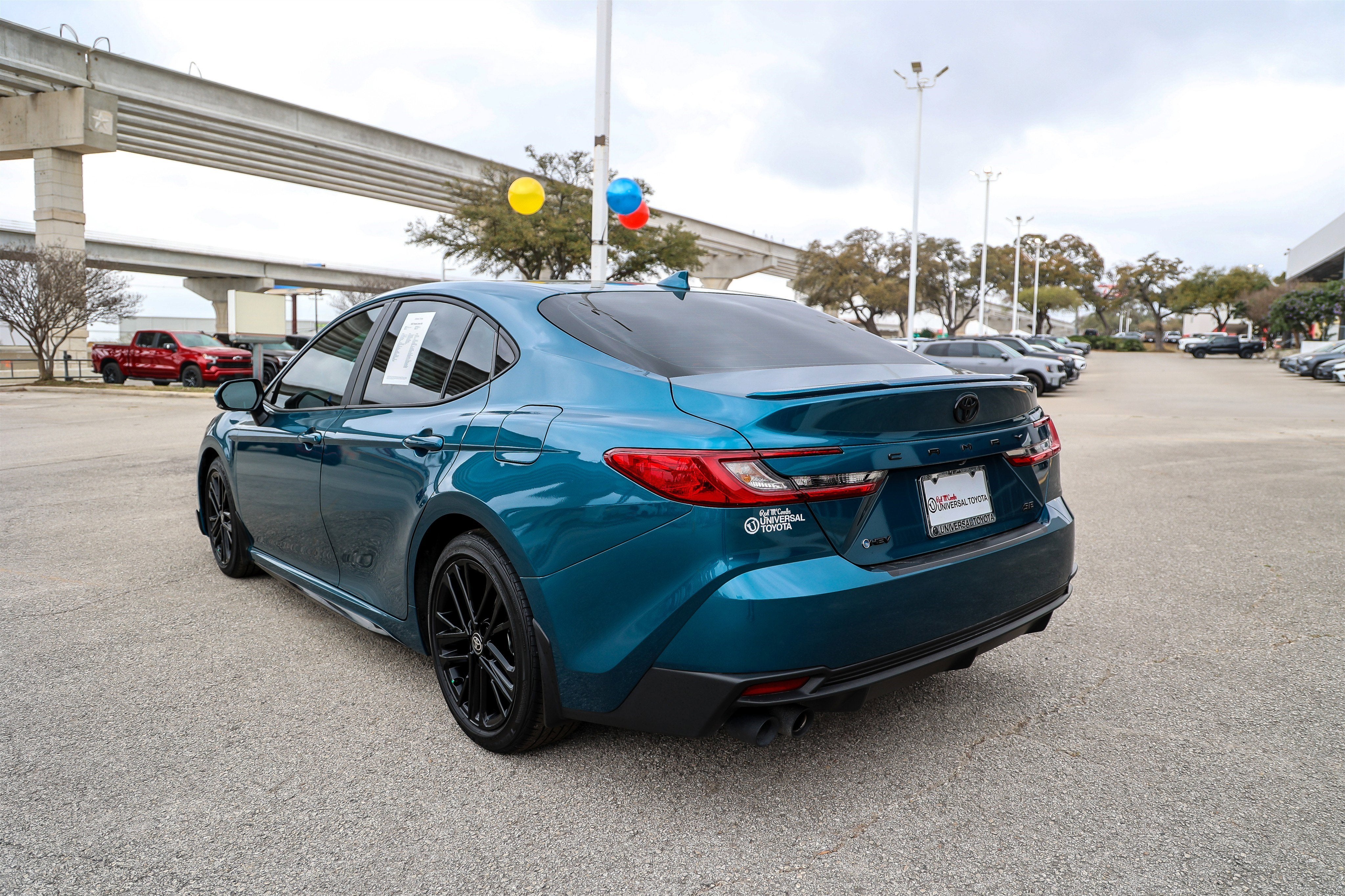 2025 Toyota CAMRY SE