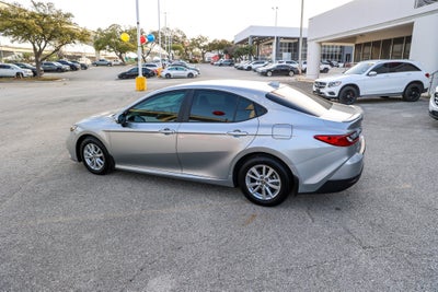 2025 Toyota CAMRY LE