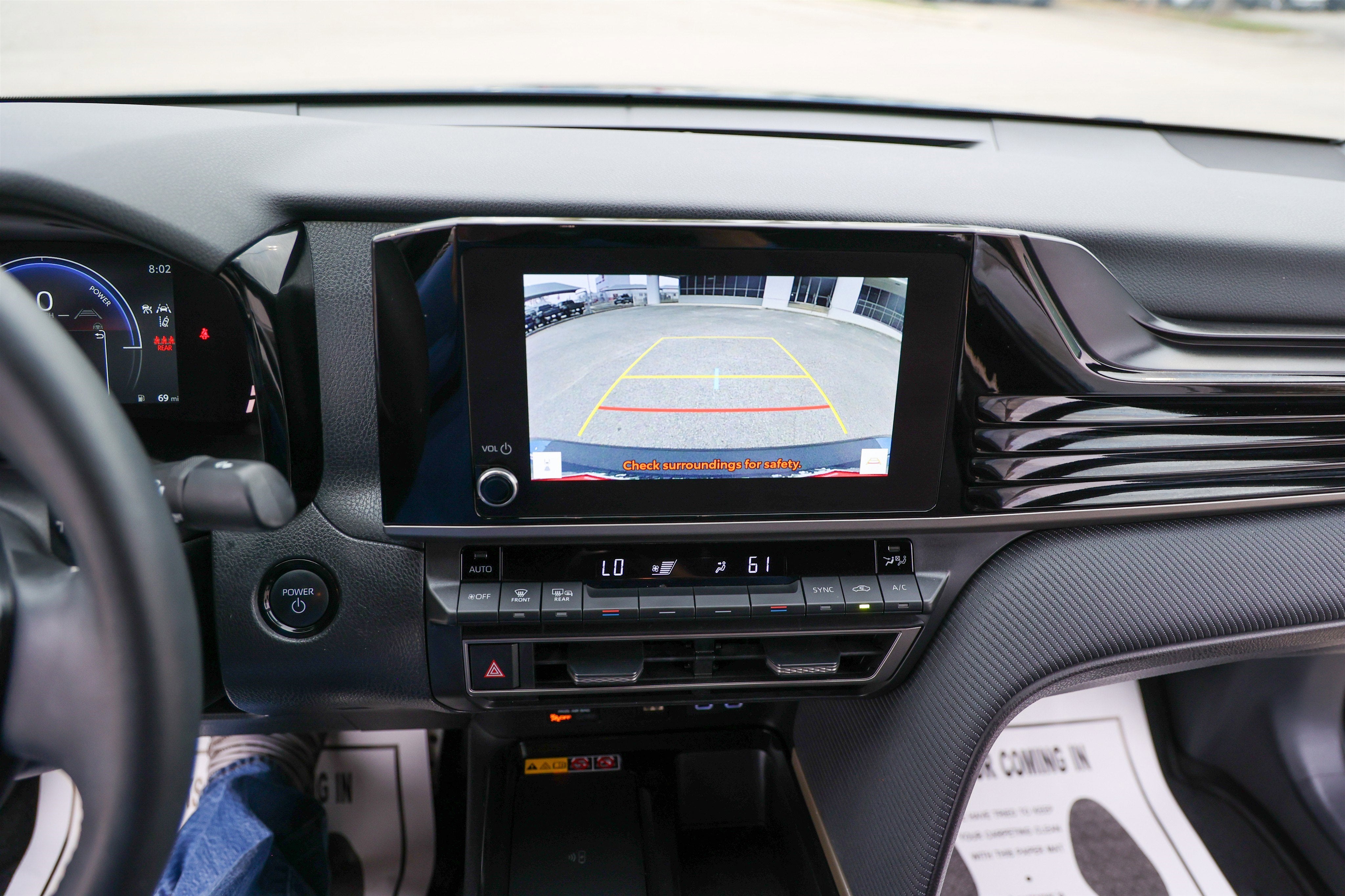 2025 Toyota CAMRY SE