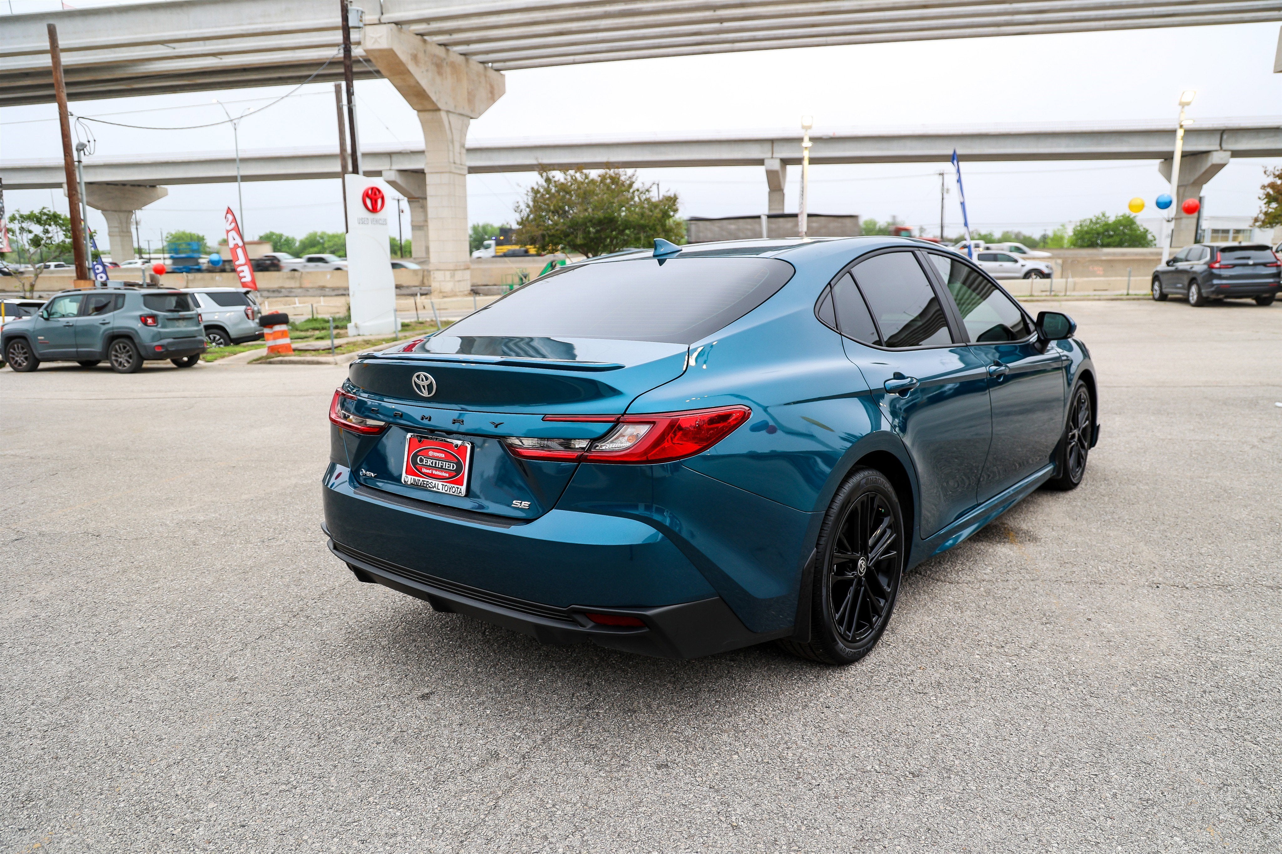 2025 Toyota CAMRY SE