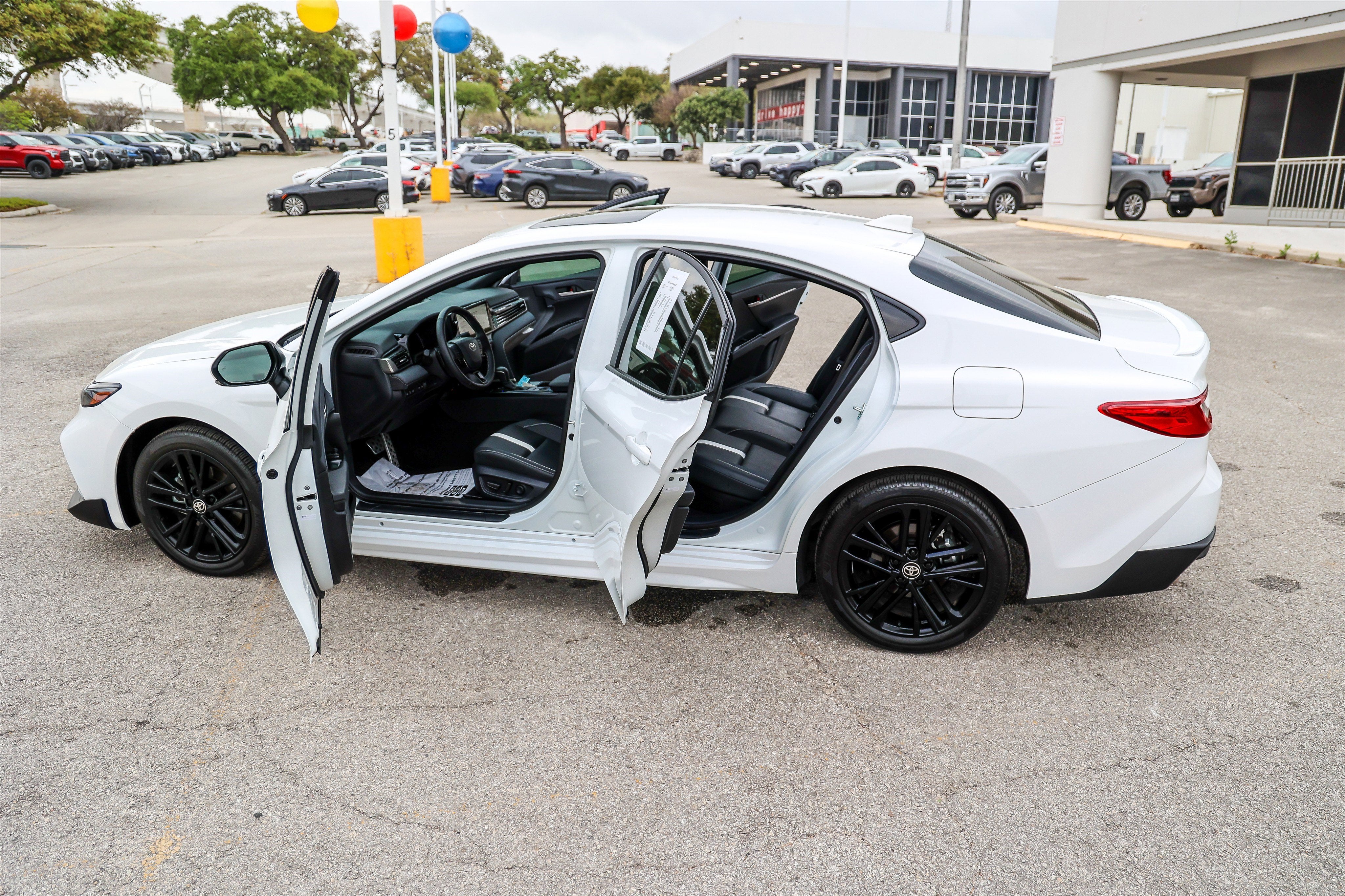 2025 Toyota CAMRY SE