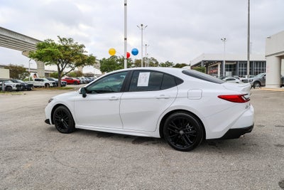 2025 Toyota CAMRY SE