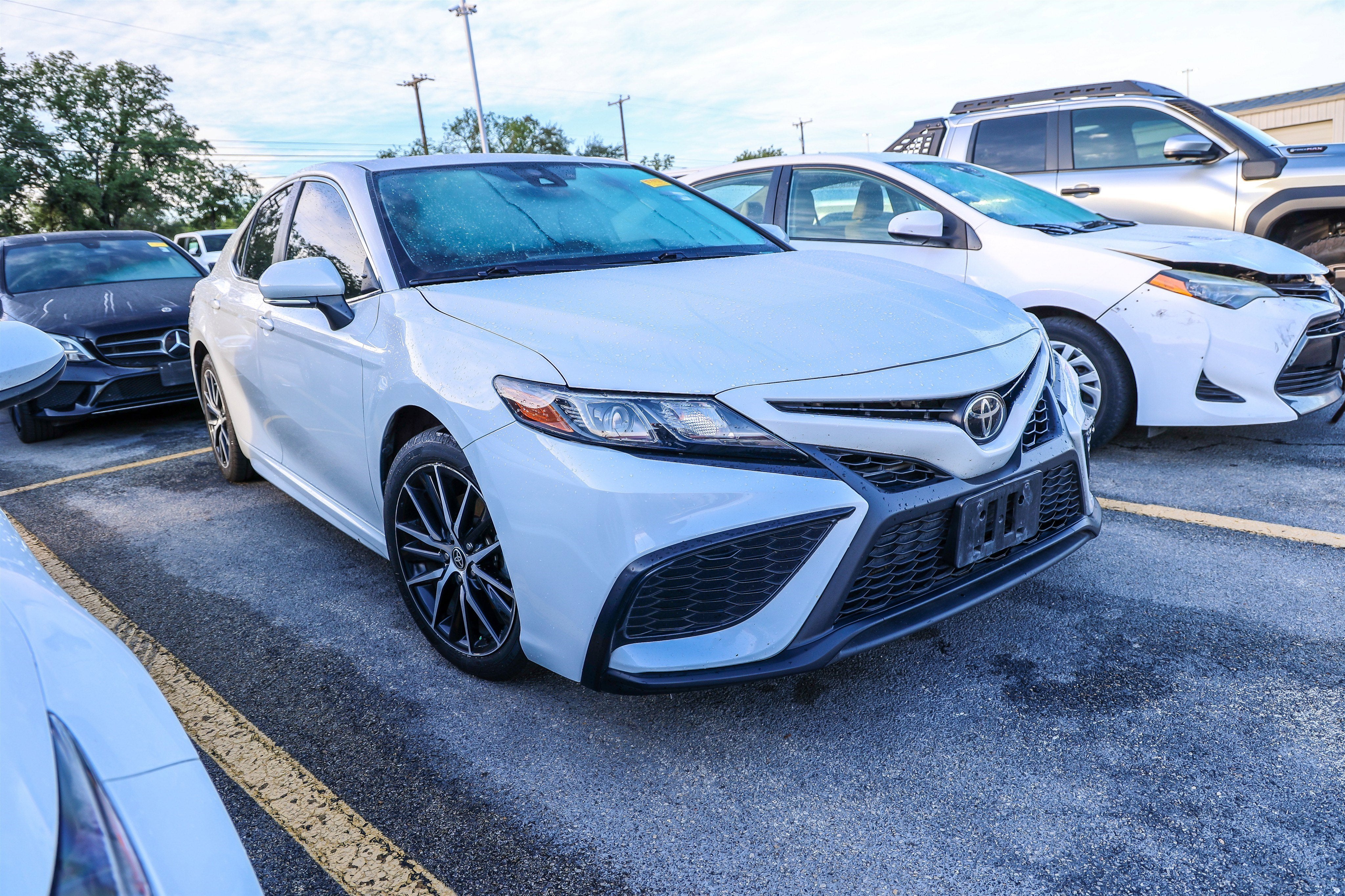 2023 Toyota CAMRY SE