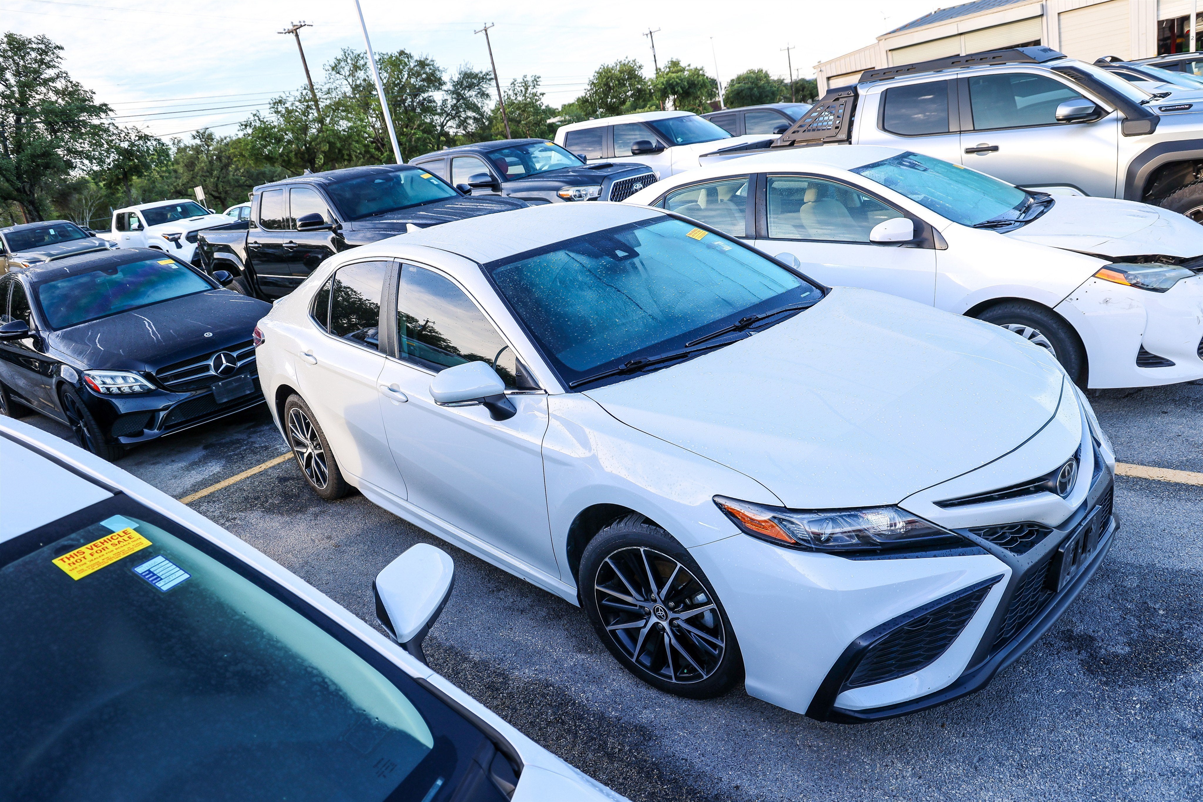 2023 Toyota CAMRY SE
