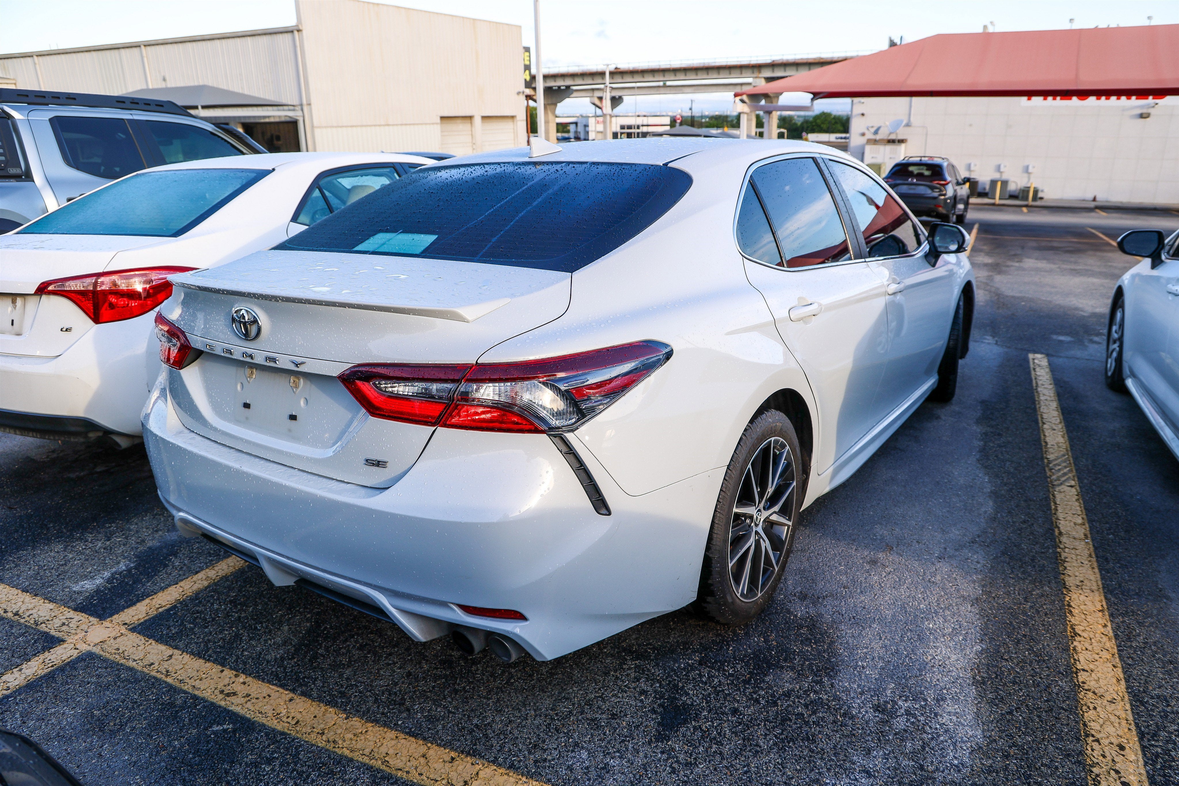 2023 Toyota CAMRY SE