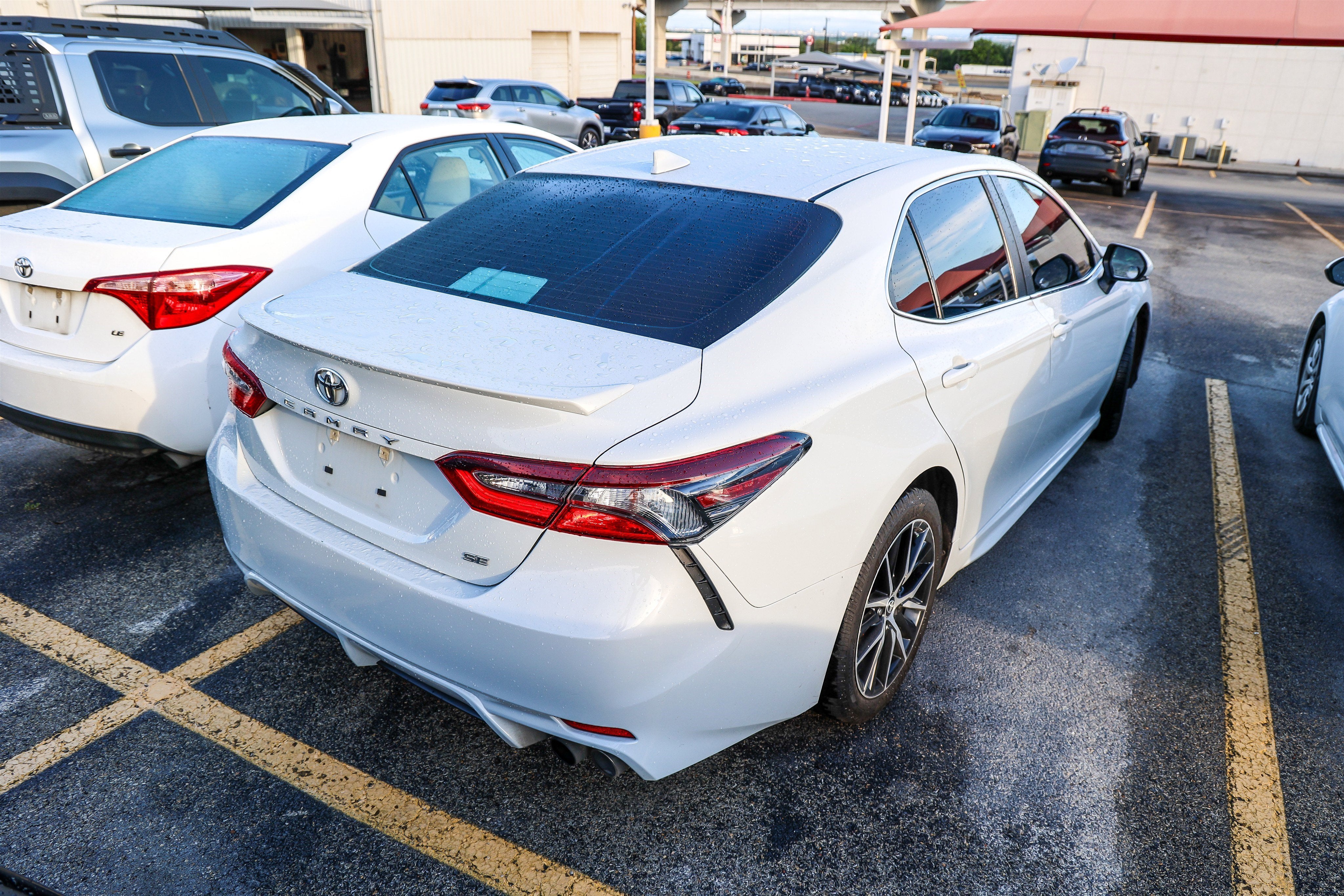 2023 Toyota CAMRY SE