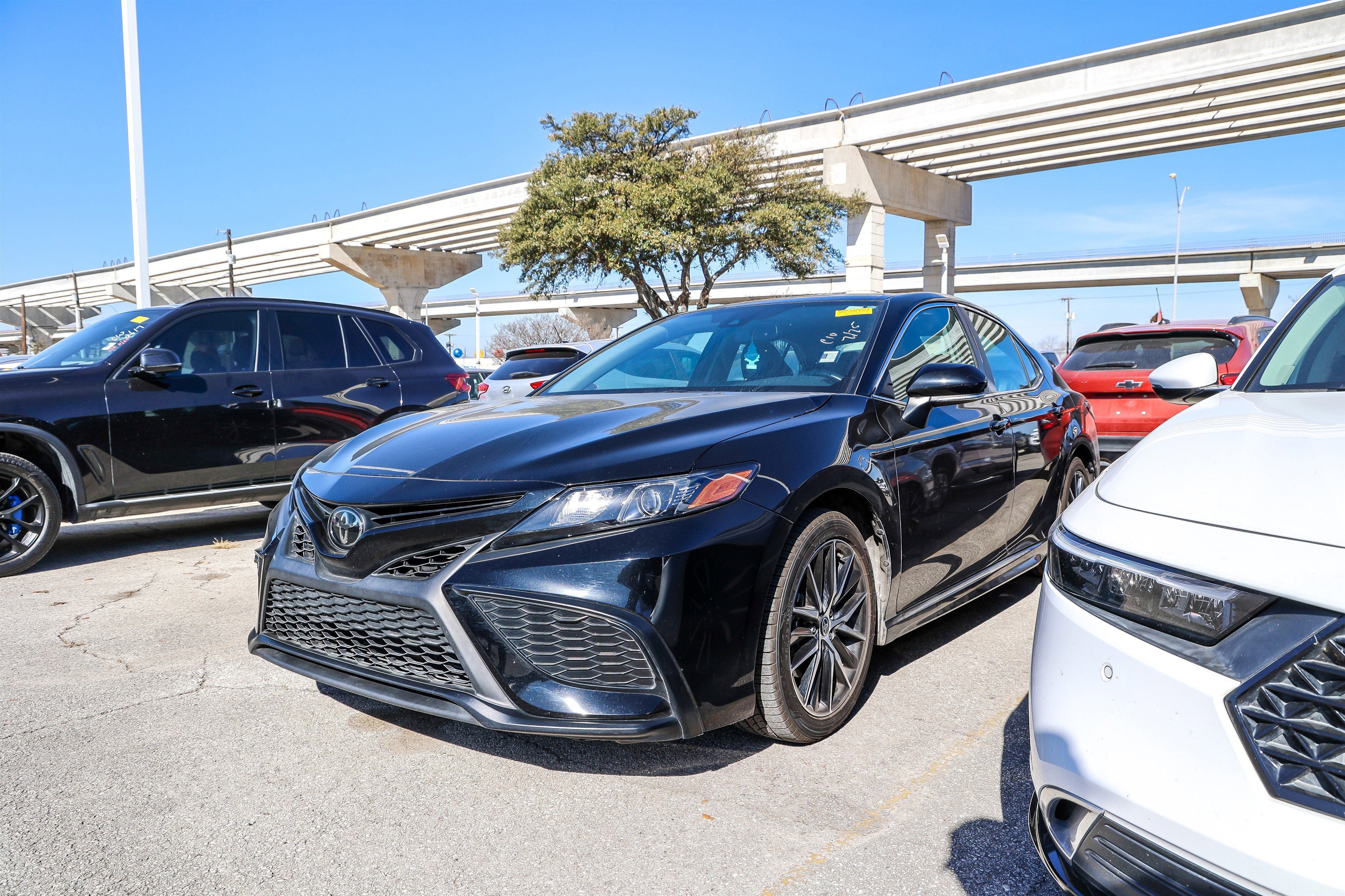 2023 Toyota CAMRY SE