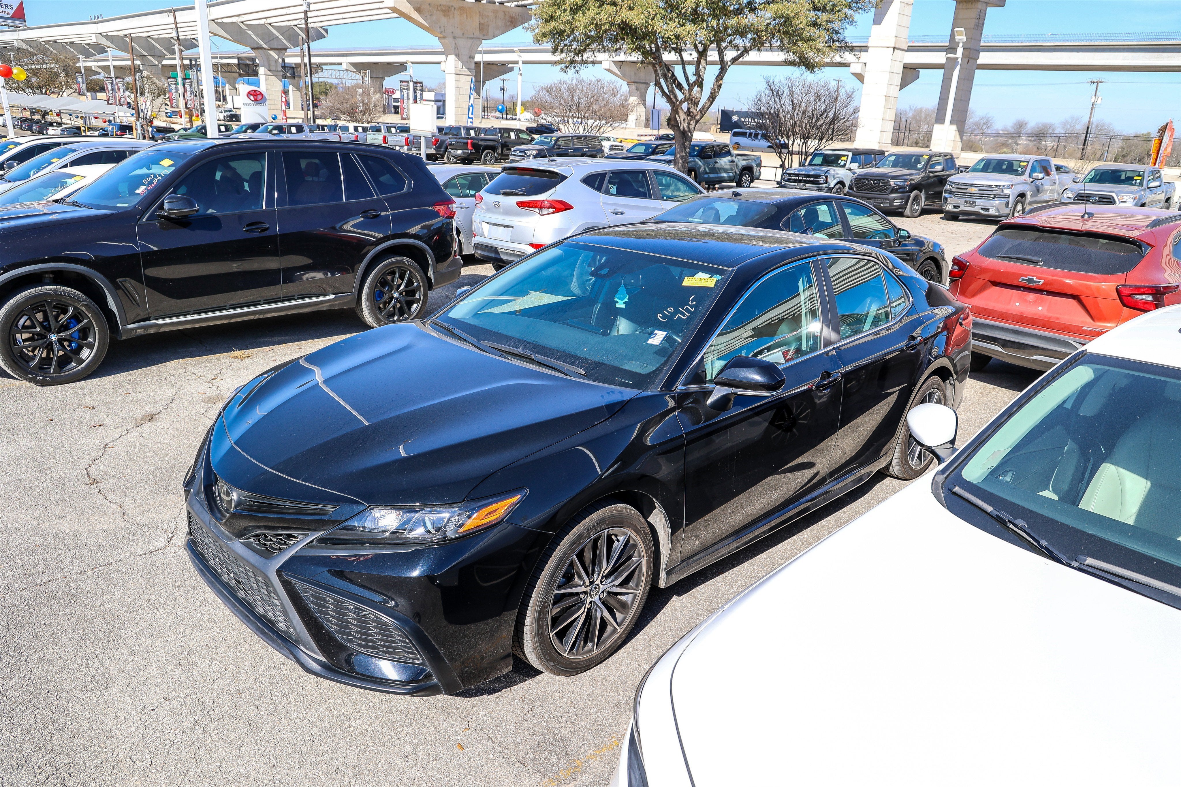 2023 Toyota CAMRY SE