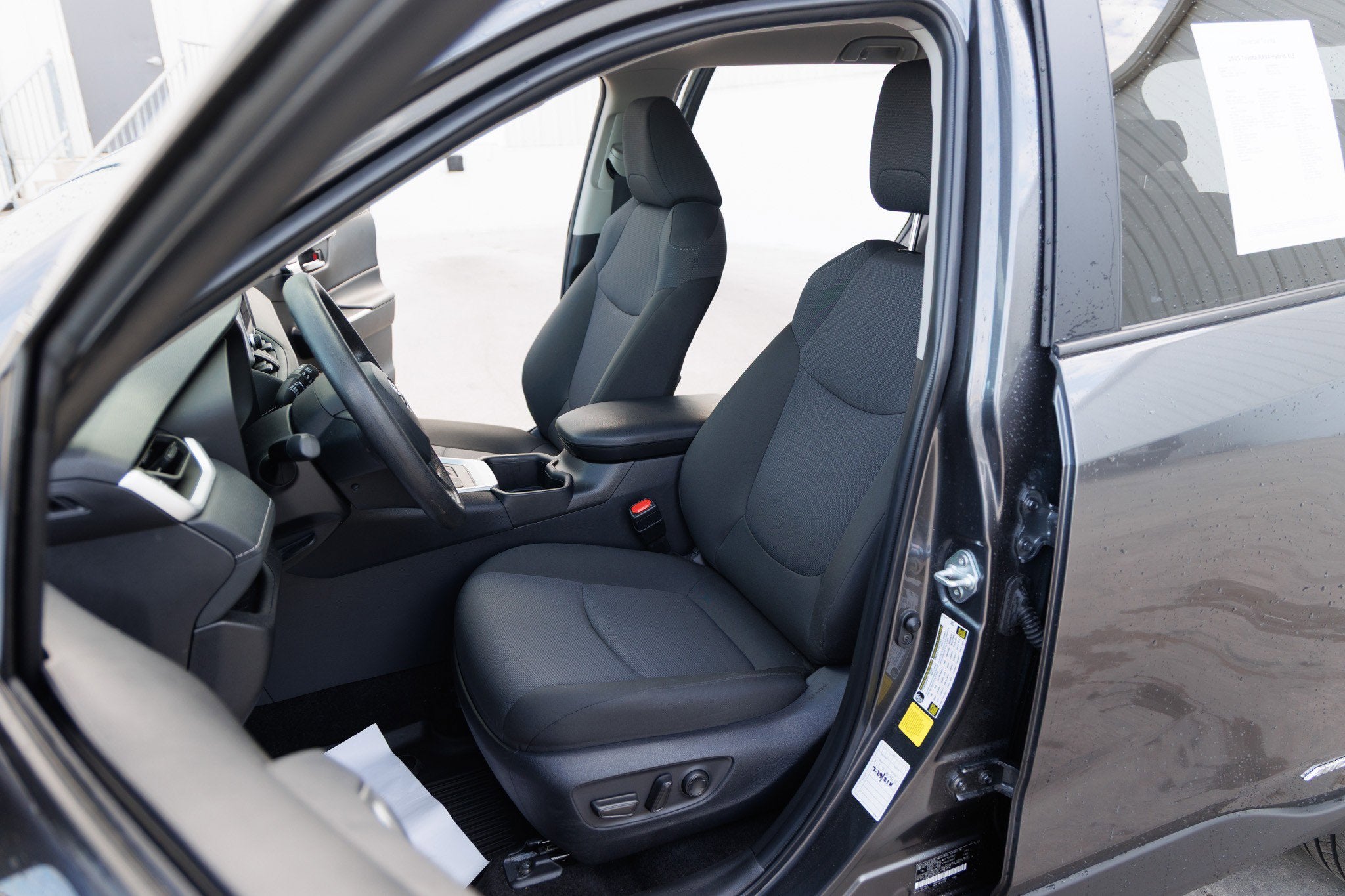 2025 Toyota RAV4 HYBRID Hybrid XLE