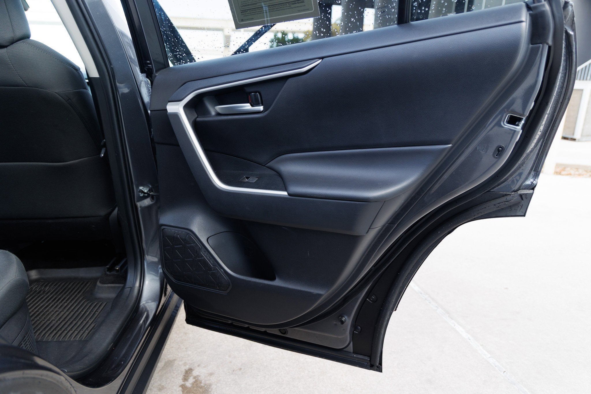 2025 Toyota RAV4 HYBRID Hybrid XLE