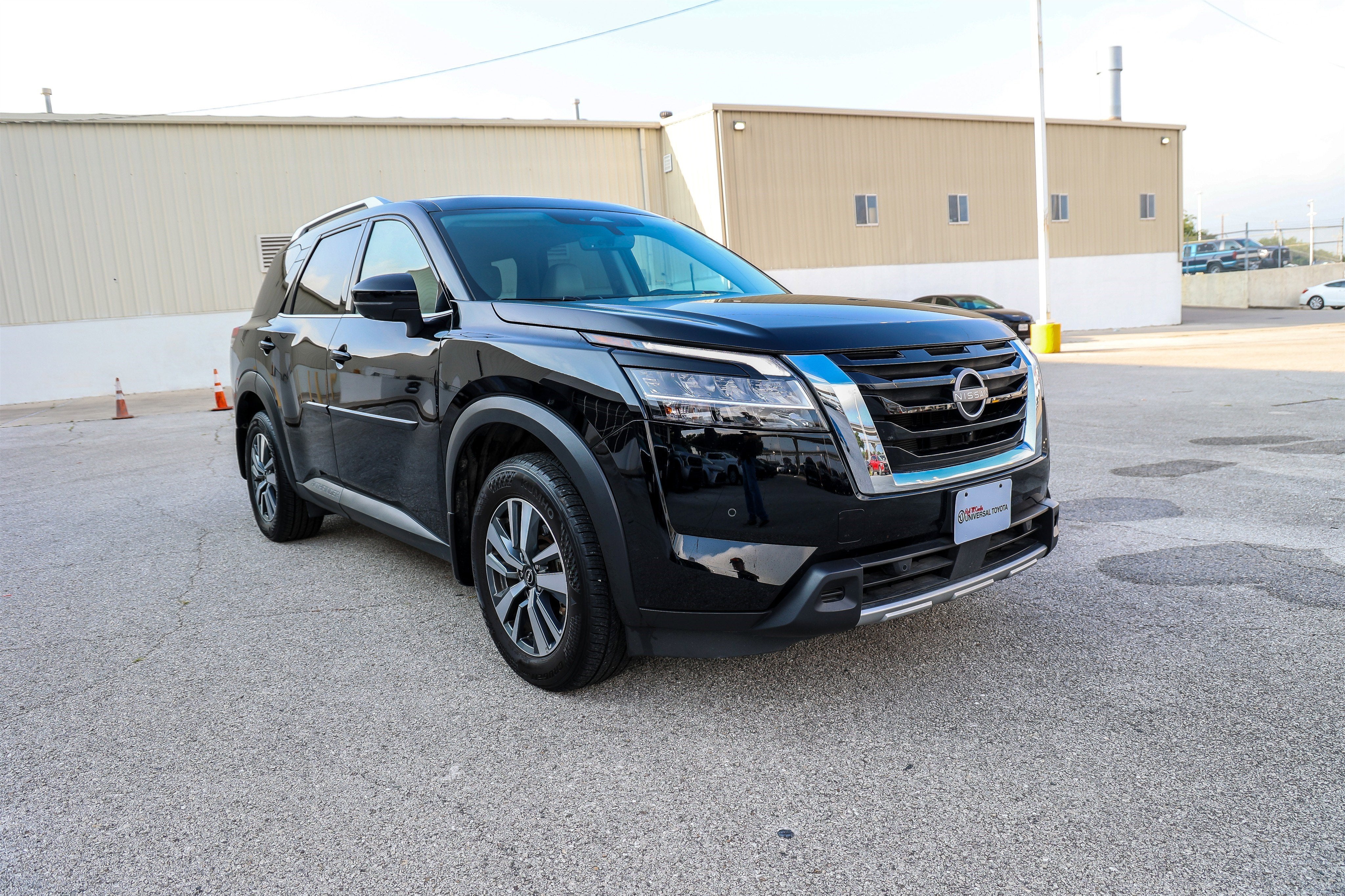 2024 Nissan Pathfinder SL