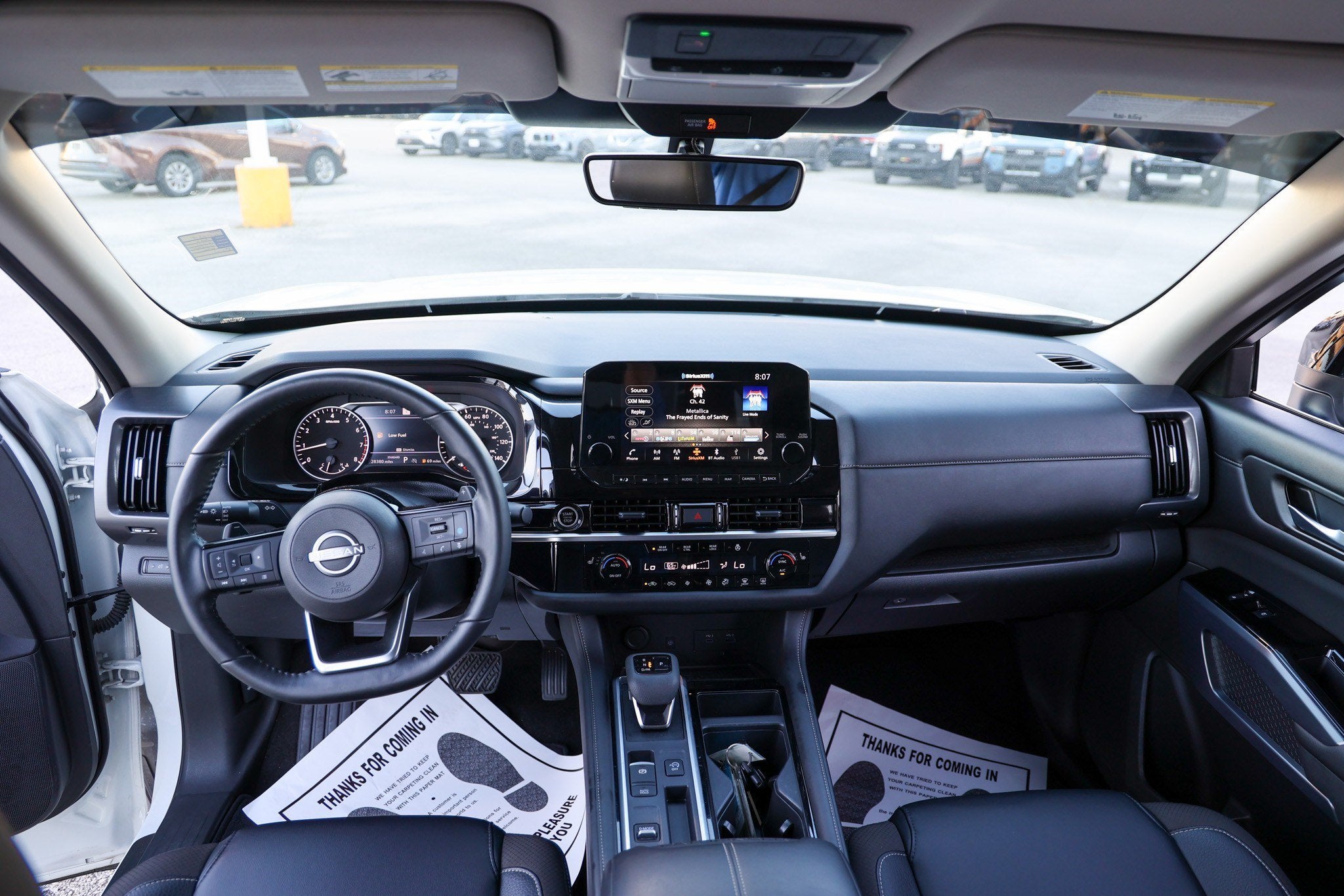 2024 Nissan Pathfinder SL
