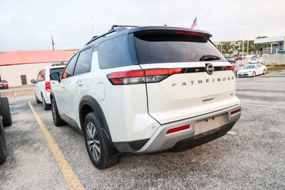 2024 Nissan Pathfinder SL