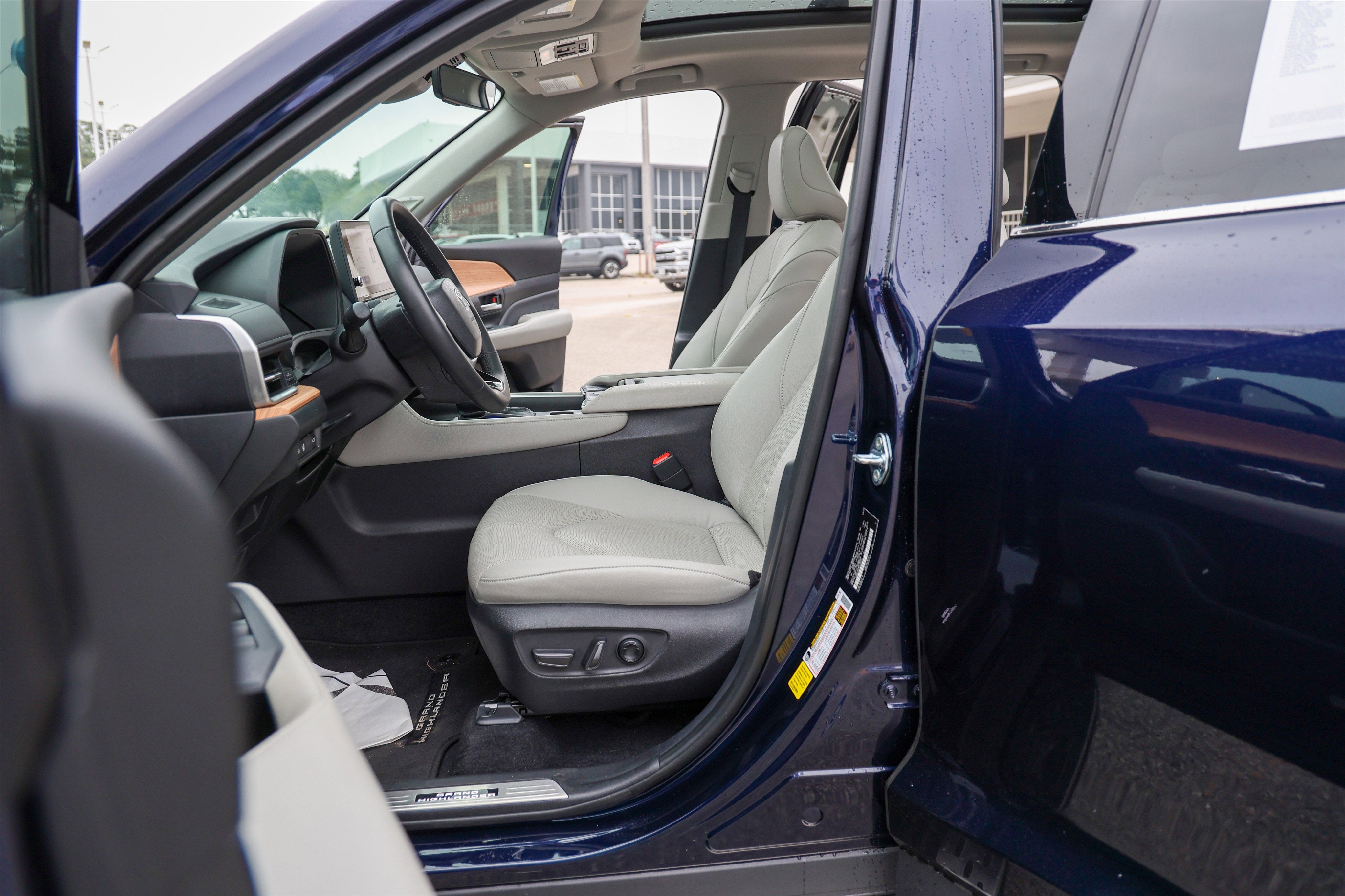 2025 Toyota GRAND HIGHLANDER Limited