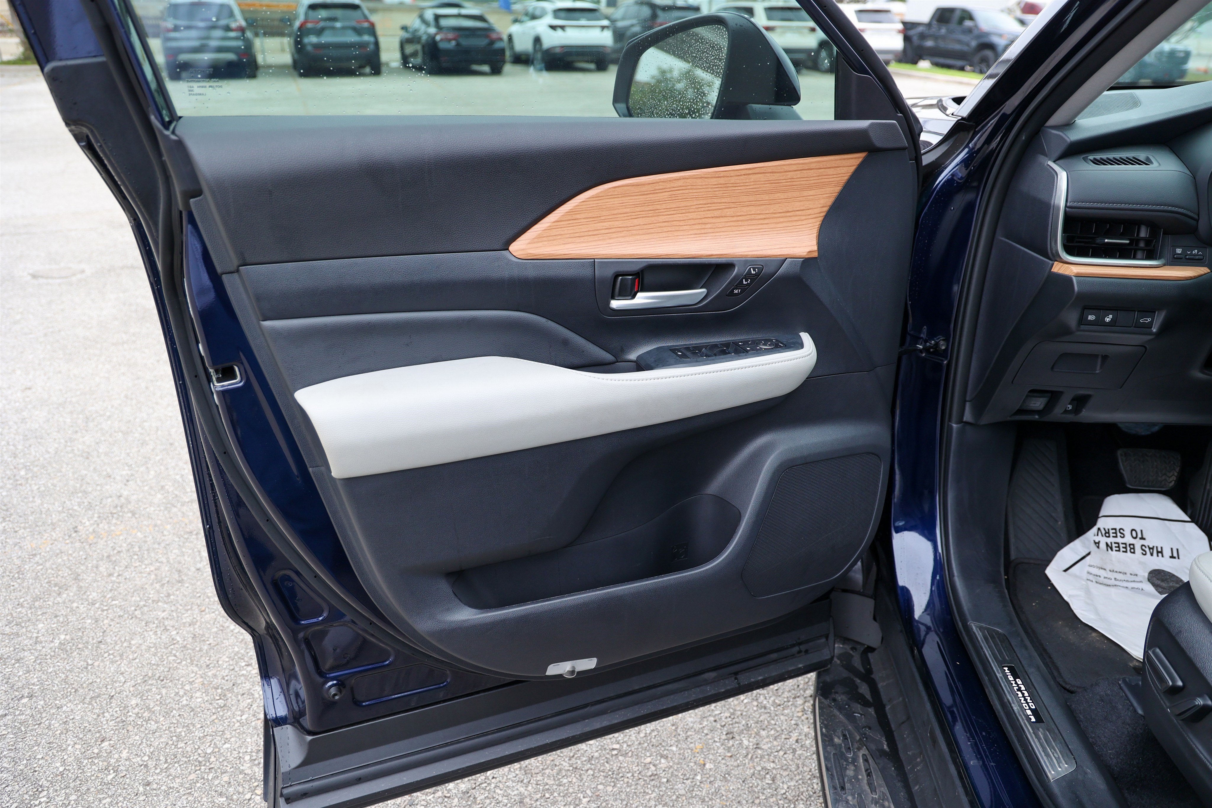 2025 Toyota GRAND HIGHLANDER Limited