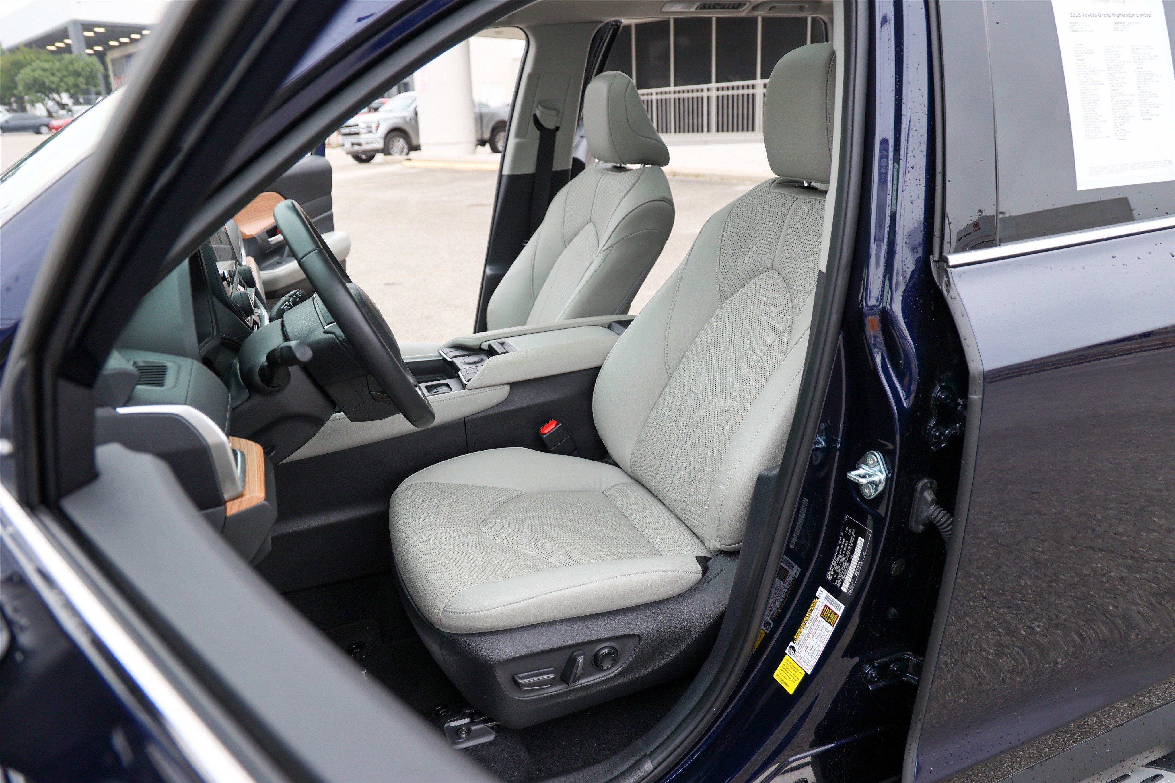 2025 Toyota GRAND HIGHLANDER Limited