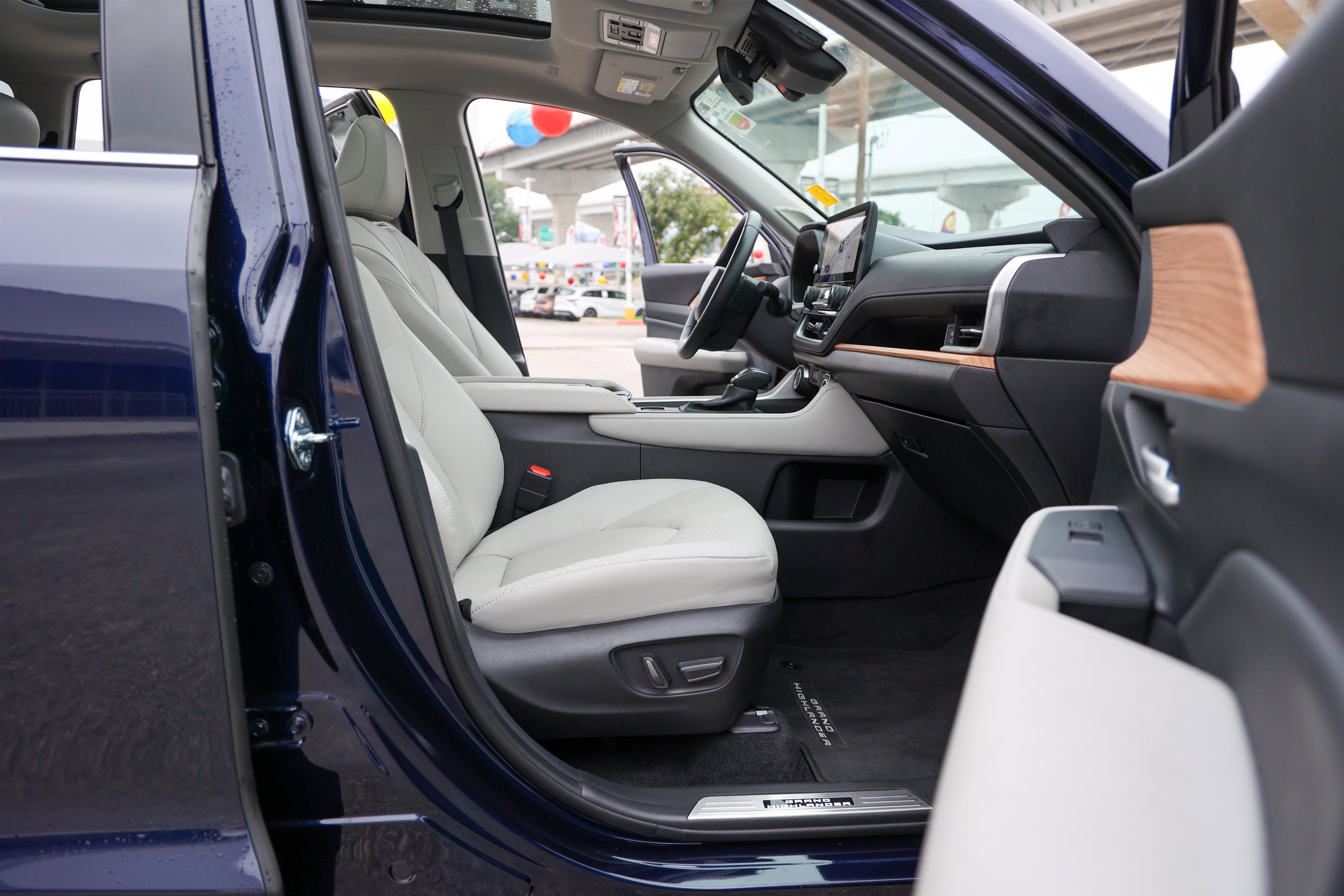 2025 Toyota GRAND HIGHLANDER Limited