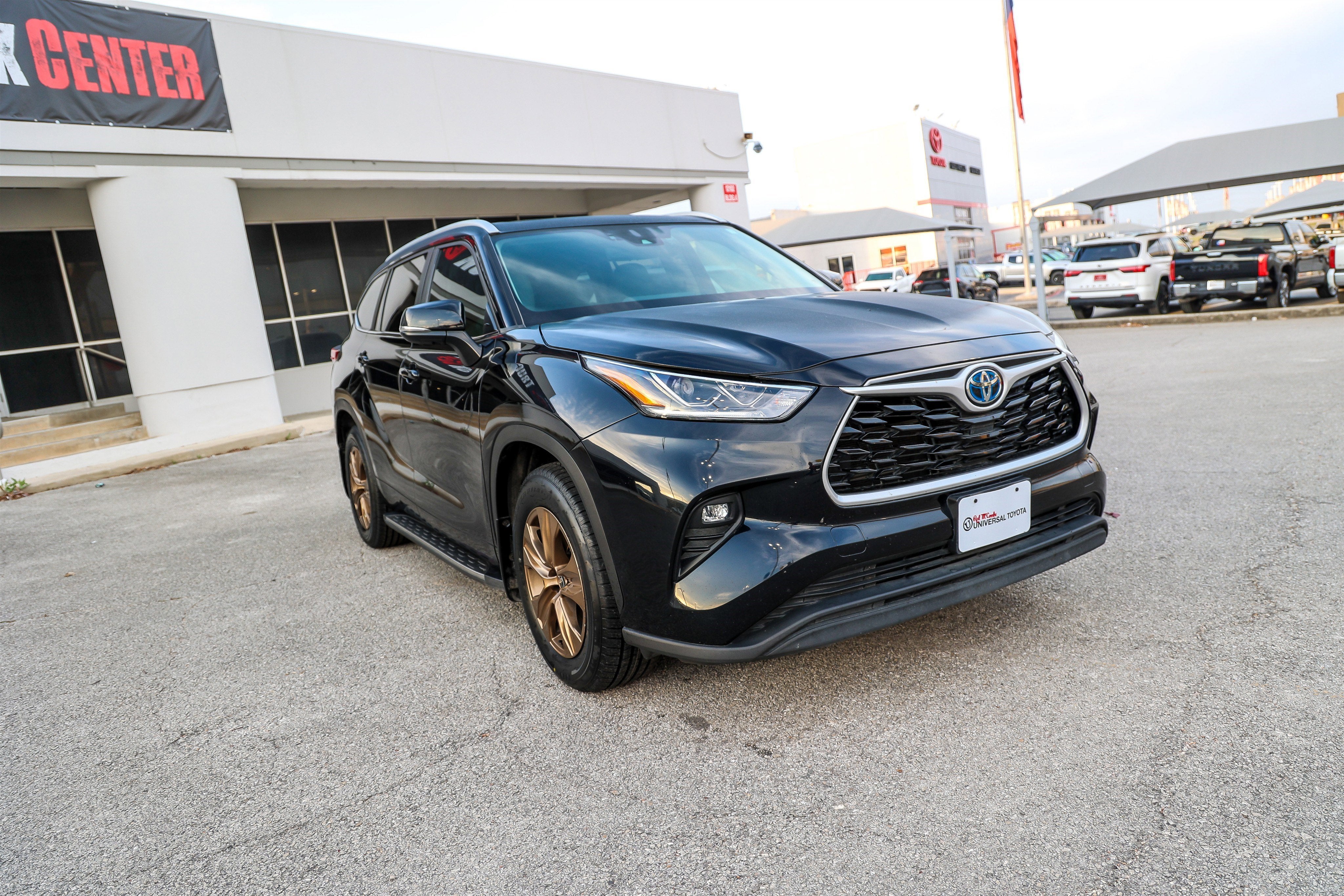 2023 Toyota HIGHLANDER HYBRD Hybrid Bronze Edition
