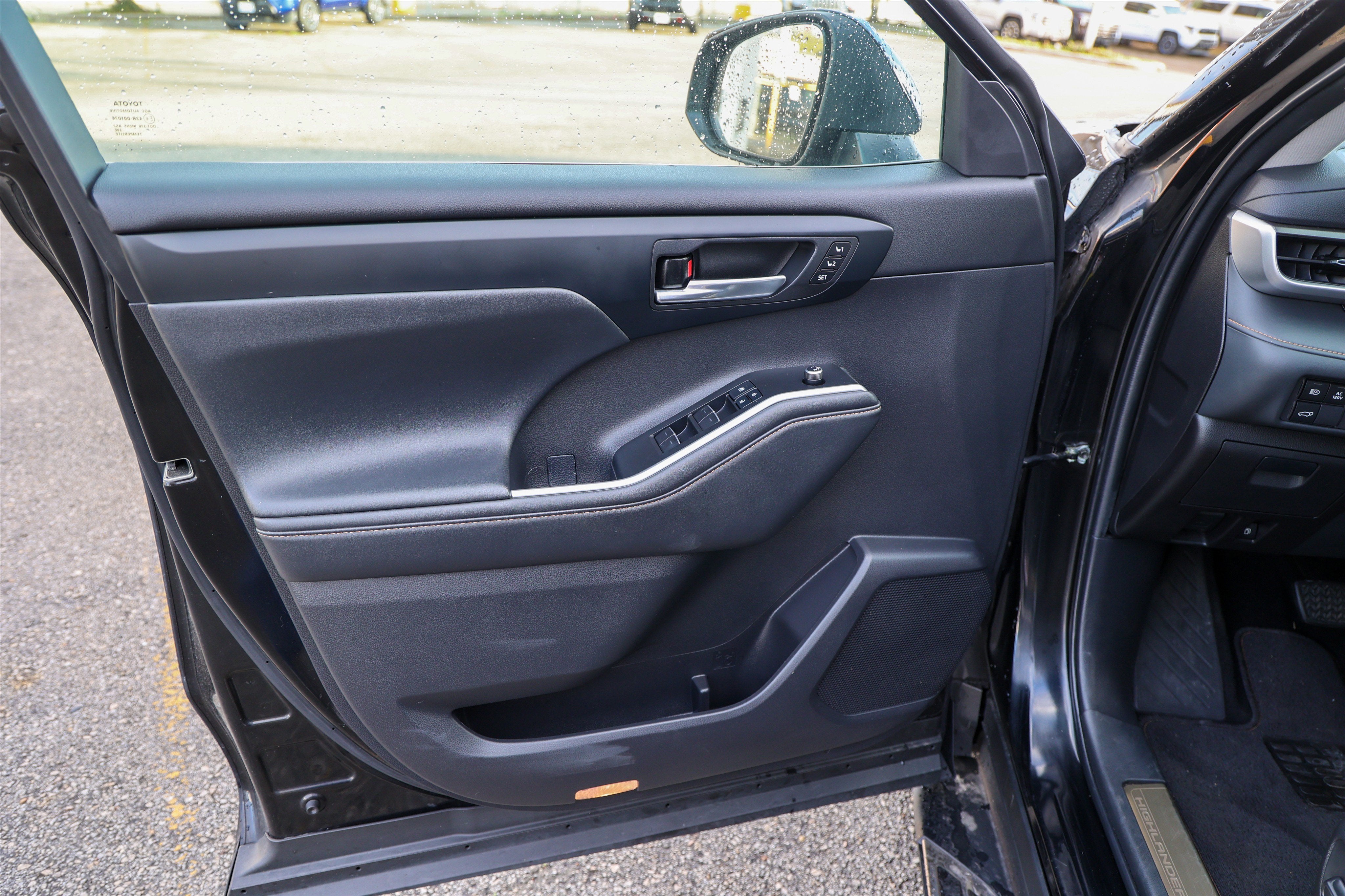 2022 Toyota HIGHLANDER HYBRD Hybrid Bronze Edition