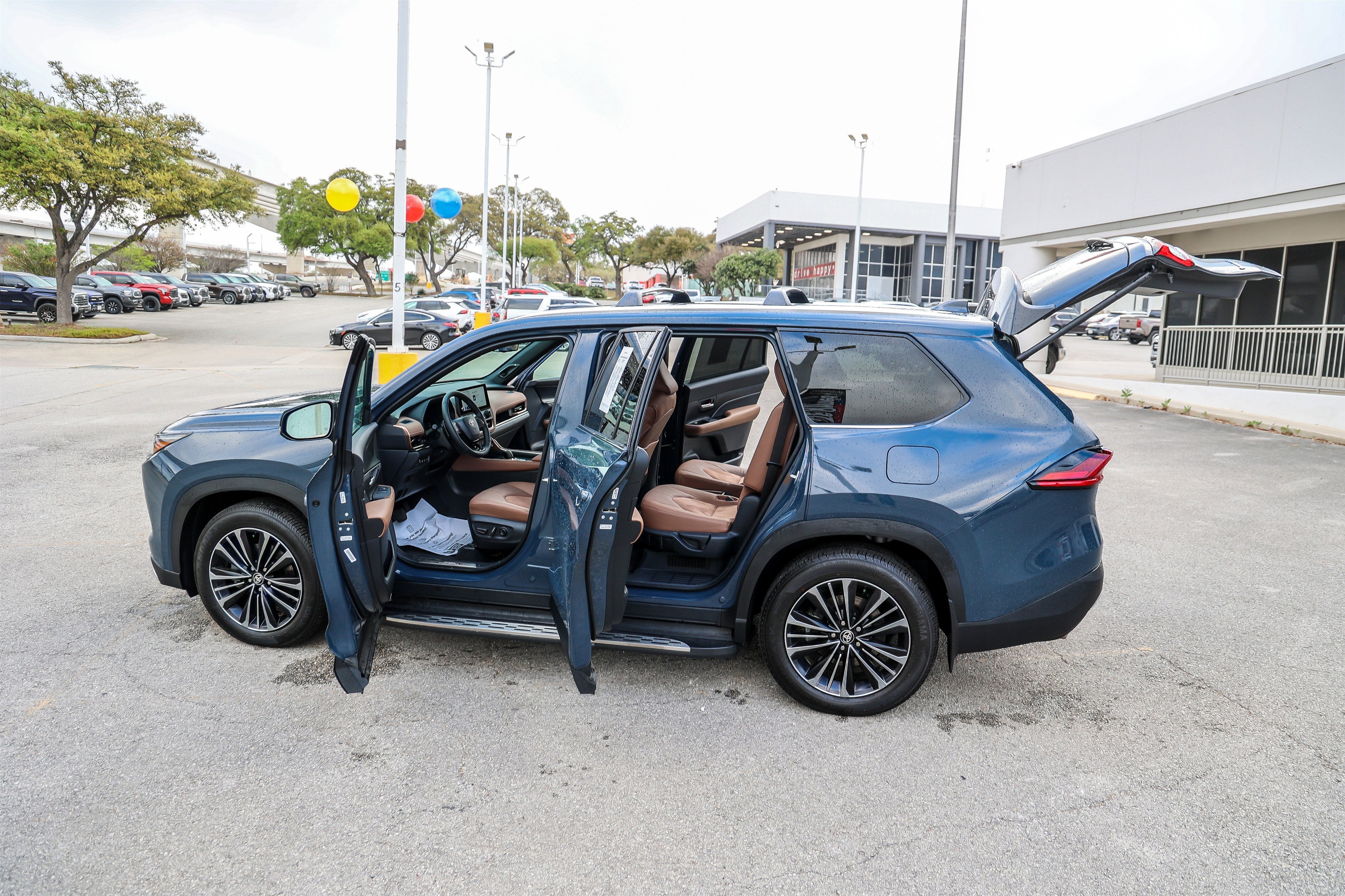 2026 Toyota GRAND HIGHLANDER HEV Hybrid MAX Platinum