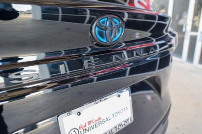 2023 Toyota Sienna Woodland Edition