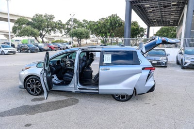 2025 Toyota Sienna Platinum
