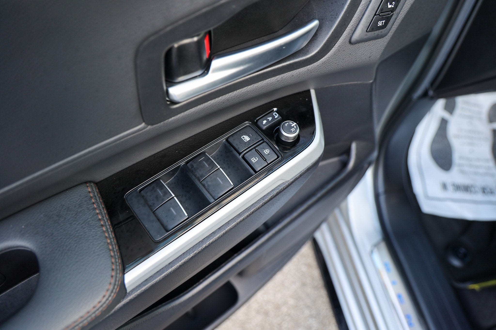 2025 Toyota Sienna Platinum
