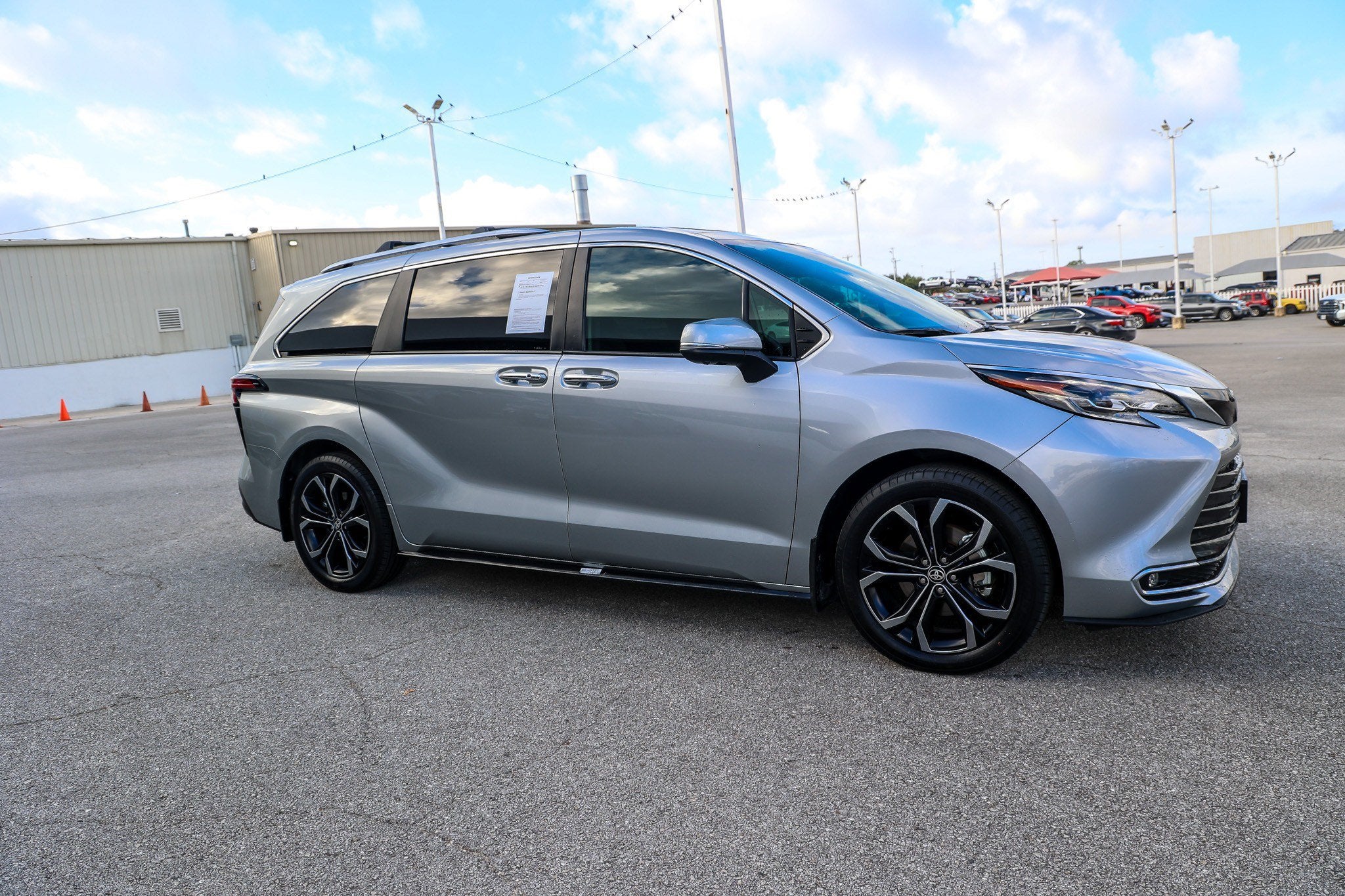 2025 Toyota Sienna Platinum
