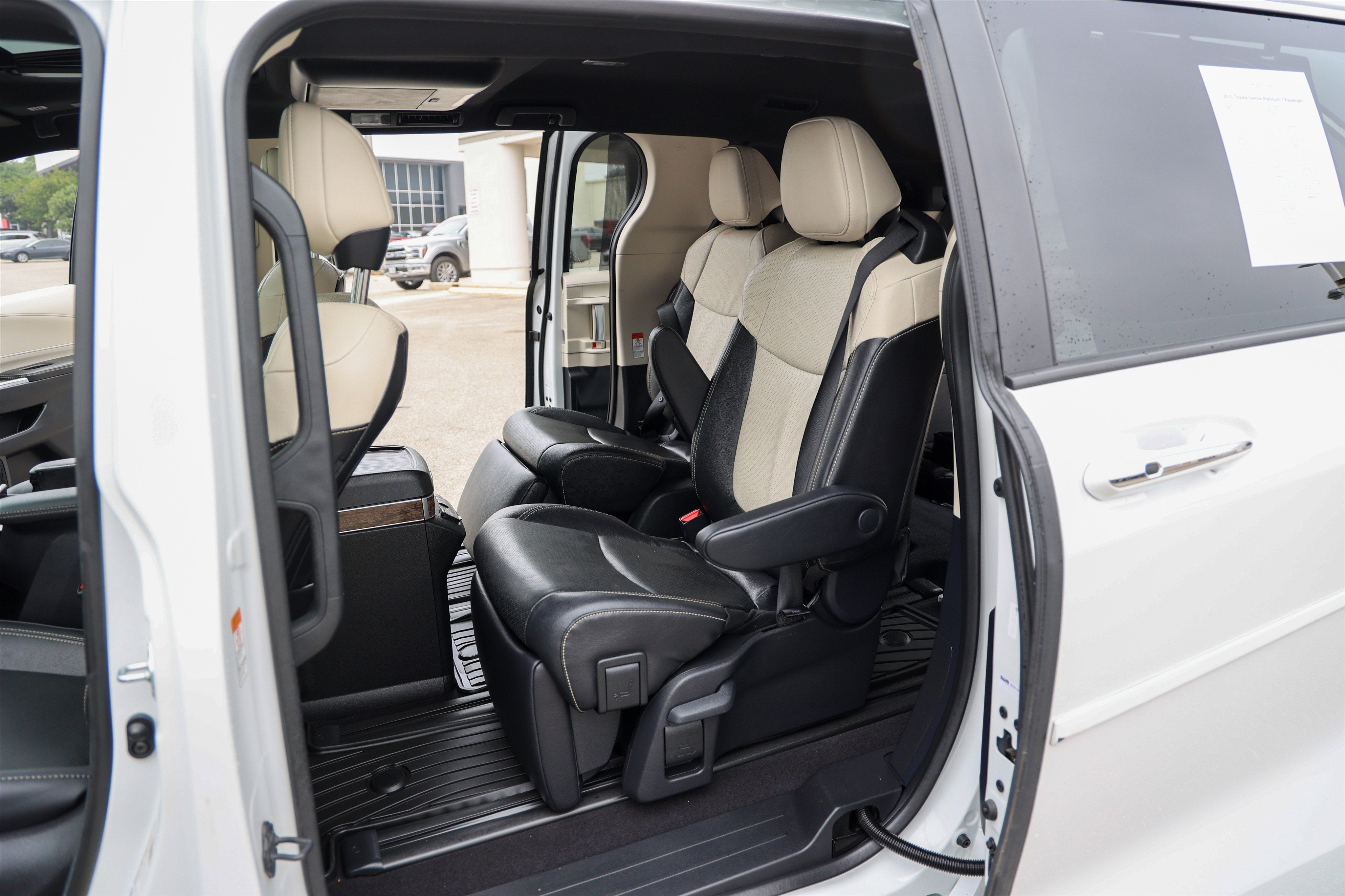 2025 Toyota SIENNA PLATINUM Platinum