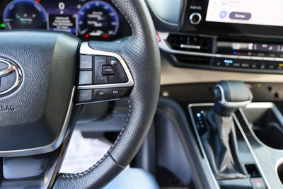 2025 Toyota Sienna Platinum
