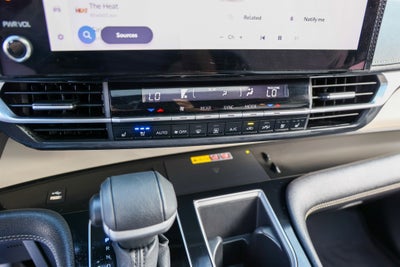 2025 Toyota Sienna Platinum