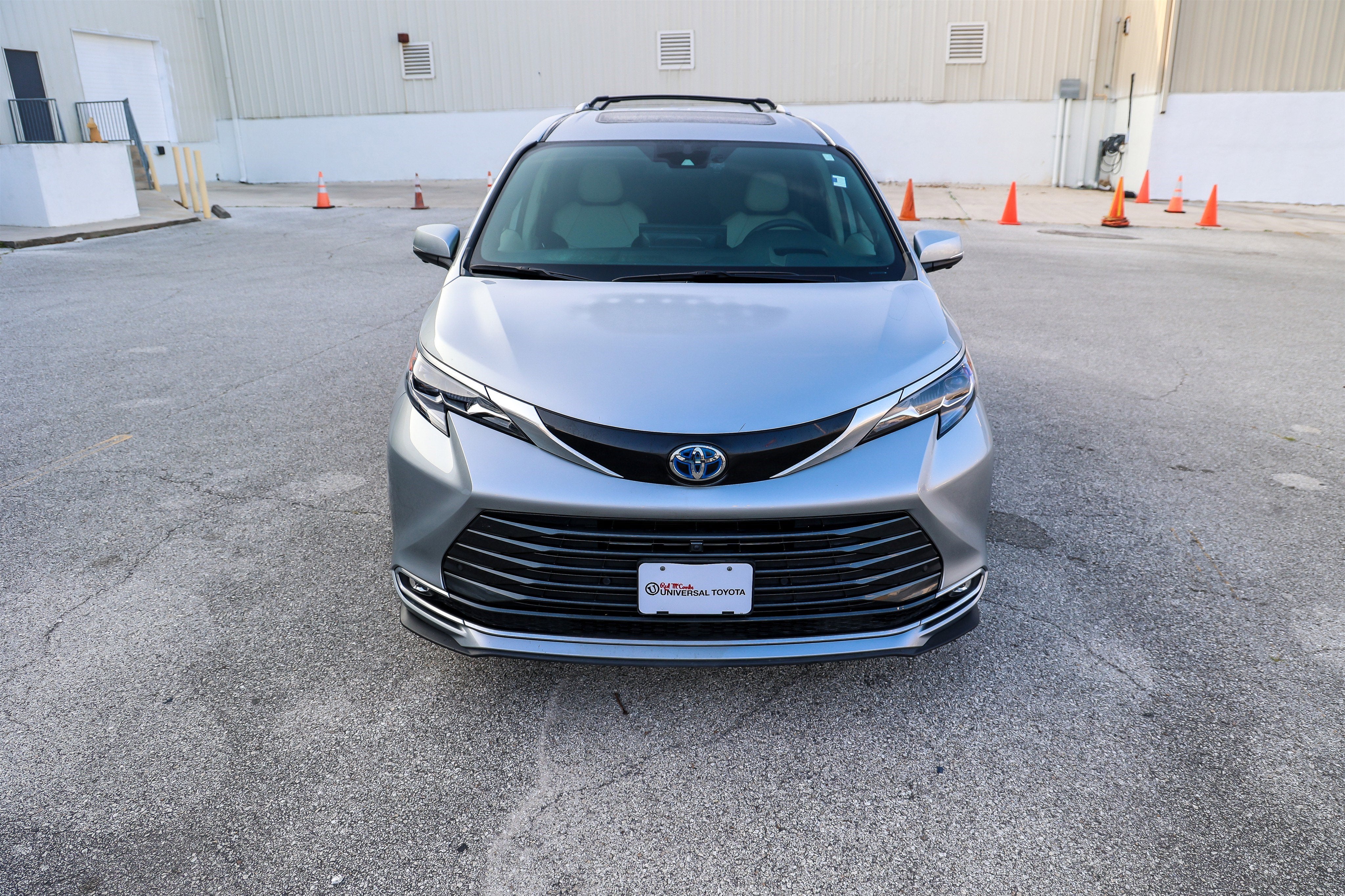 2025 Toyota Sienna Platinum