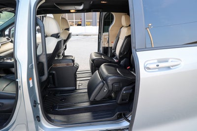 2025 Toyota Sienna Platinum