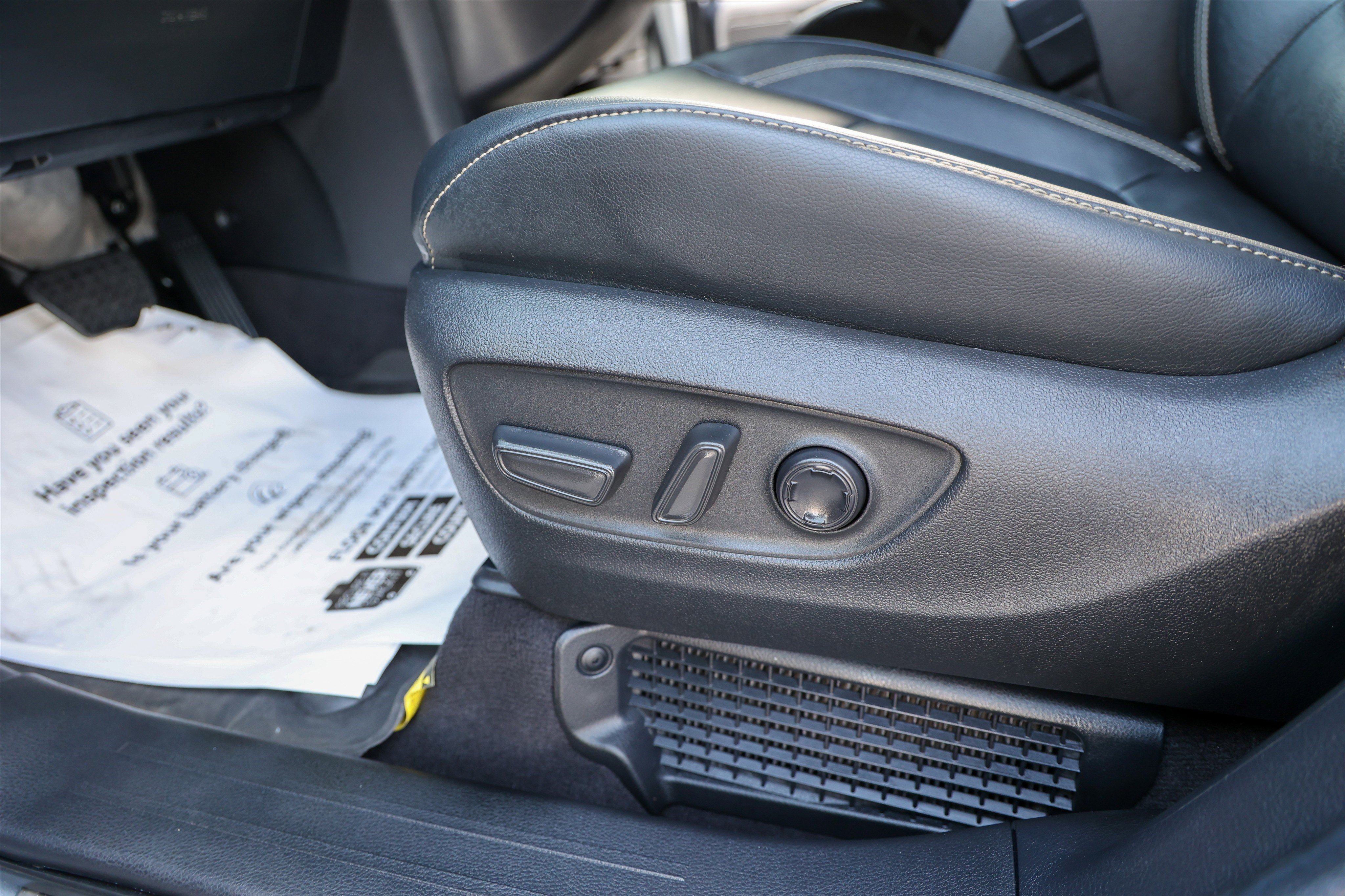 2025 Toyota Sienna Platinum