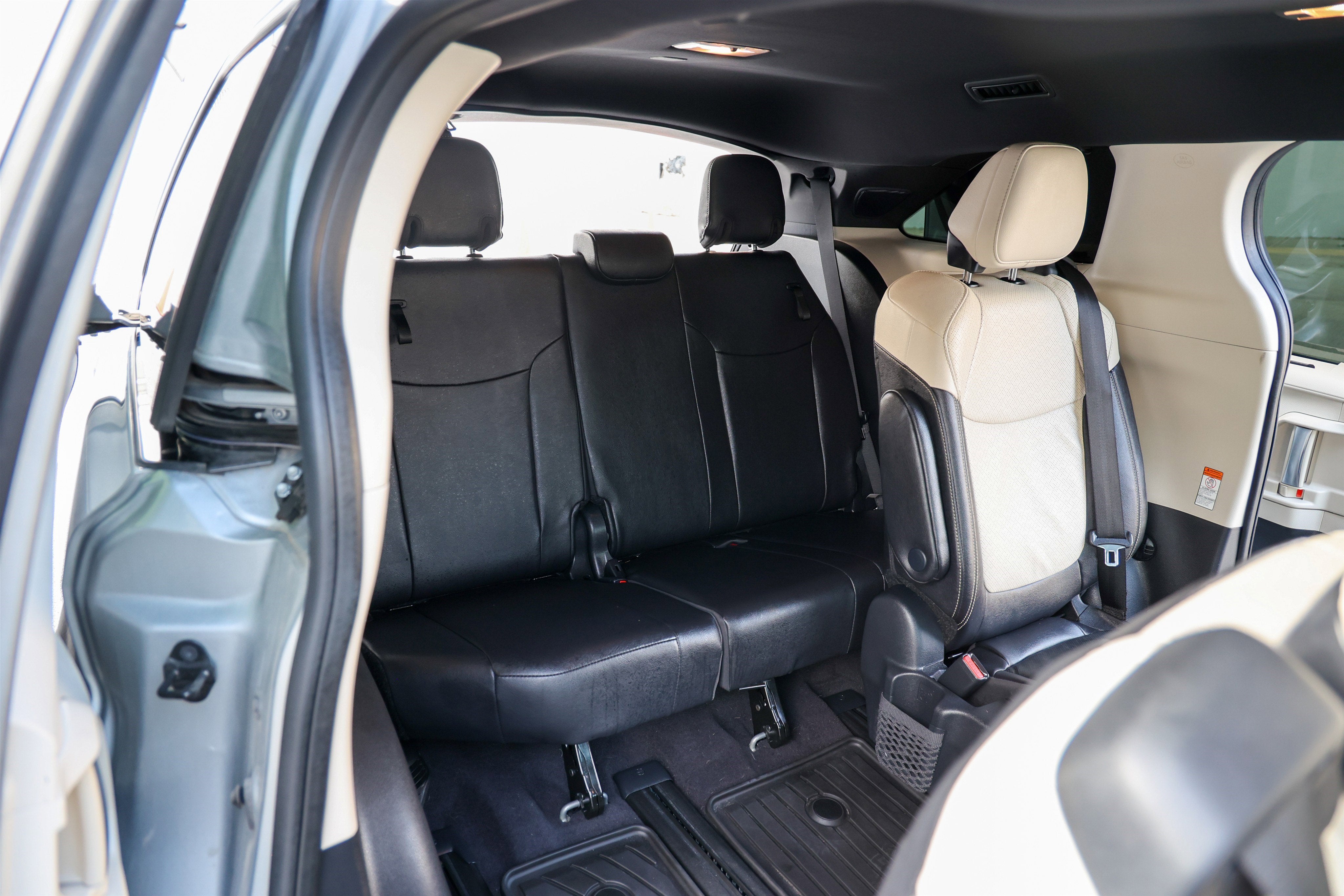 2025 Toyota Sienna Platinum