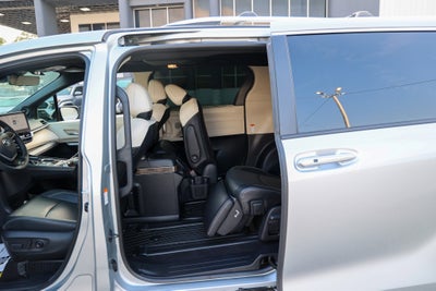 2025 Toyota Sienna Platinum