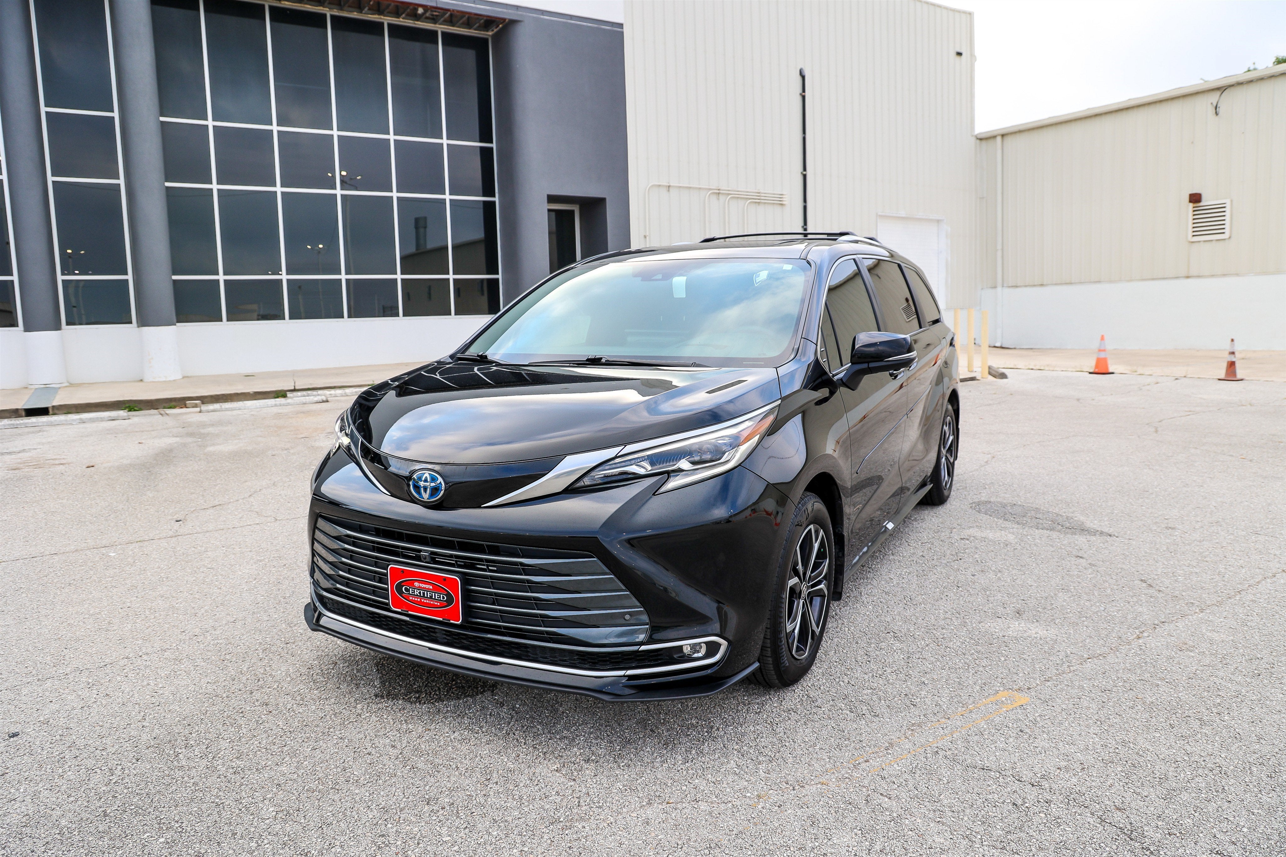 2025 Toyota Sienna Platinum