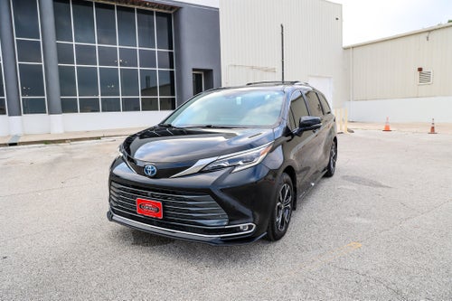 2025 Toyota Sienna Platinum