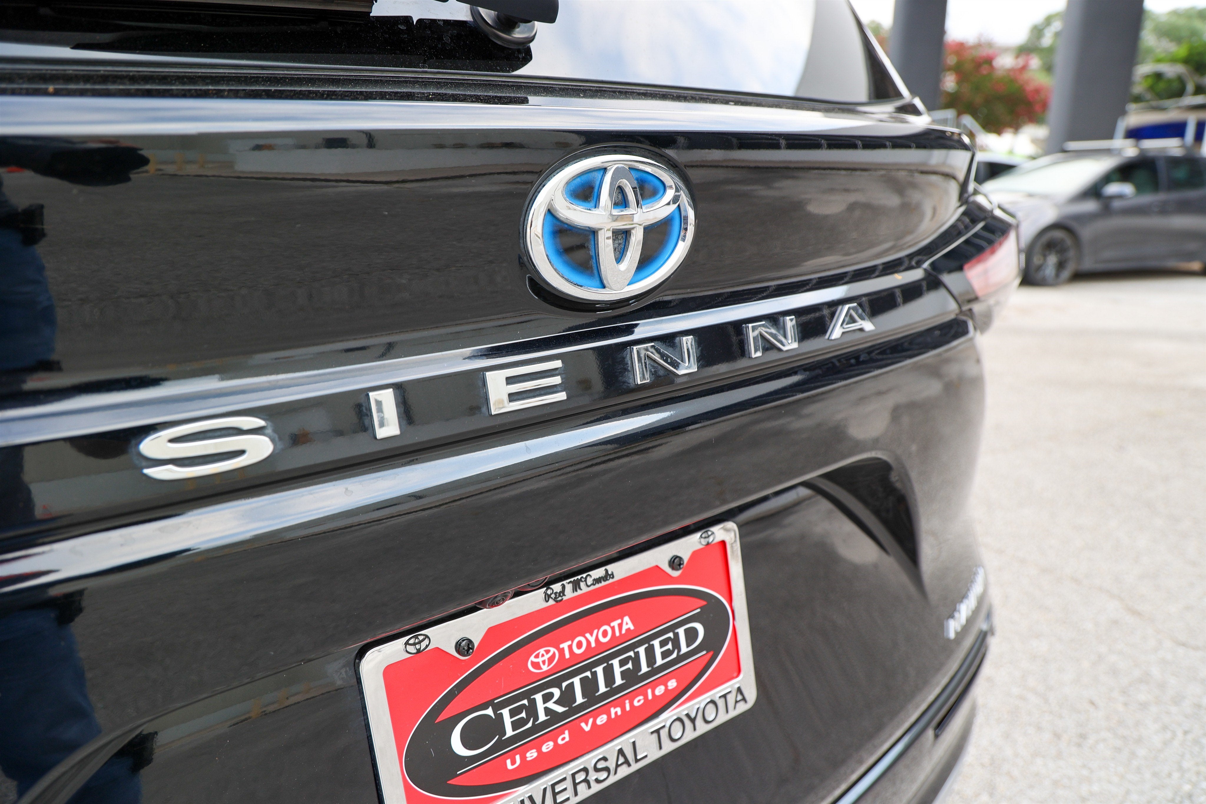2025 Toyota Sienna Platinum
