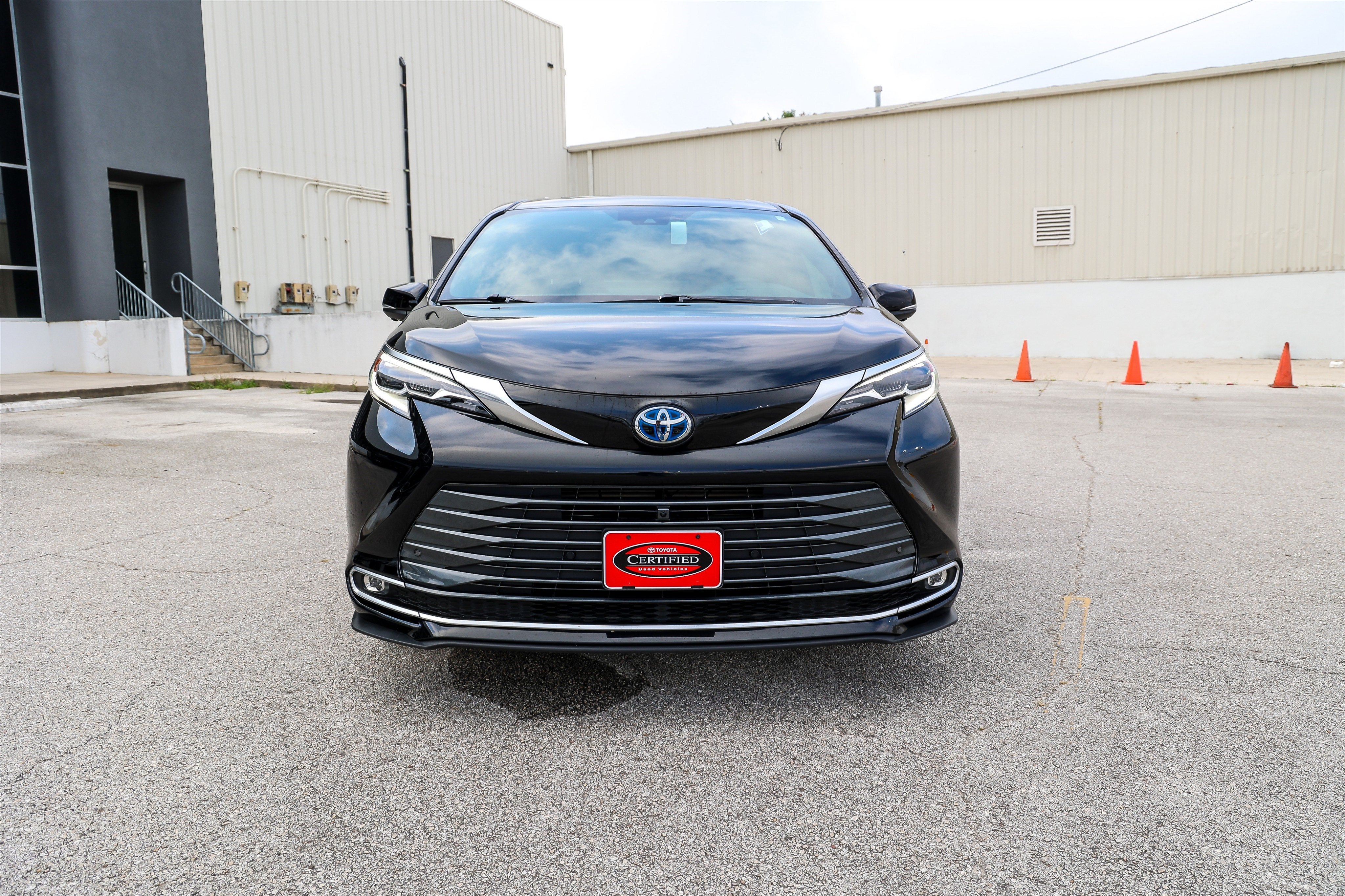2025 Toyota Sienna Platinum